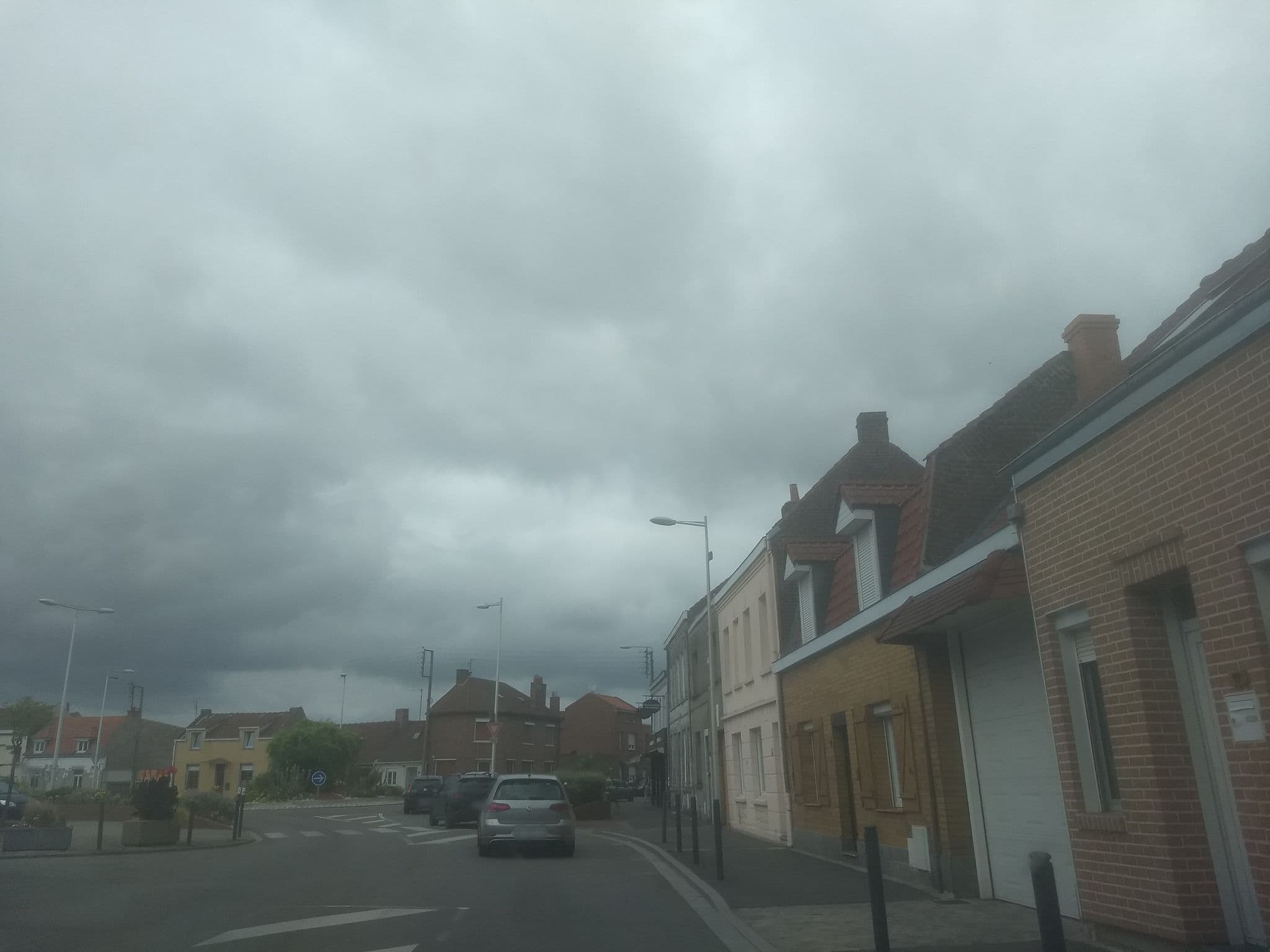 Street view near Minotel Parc Hotel Carvin, Carvin — © kritic (CC BY-SA · Mapillary)
