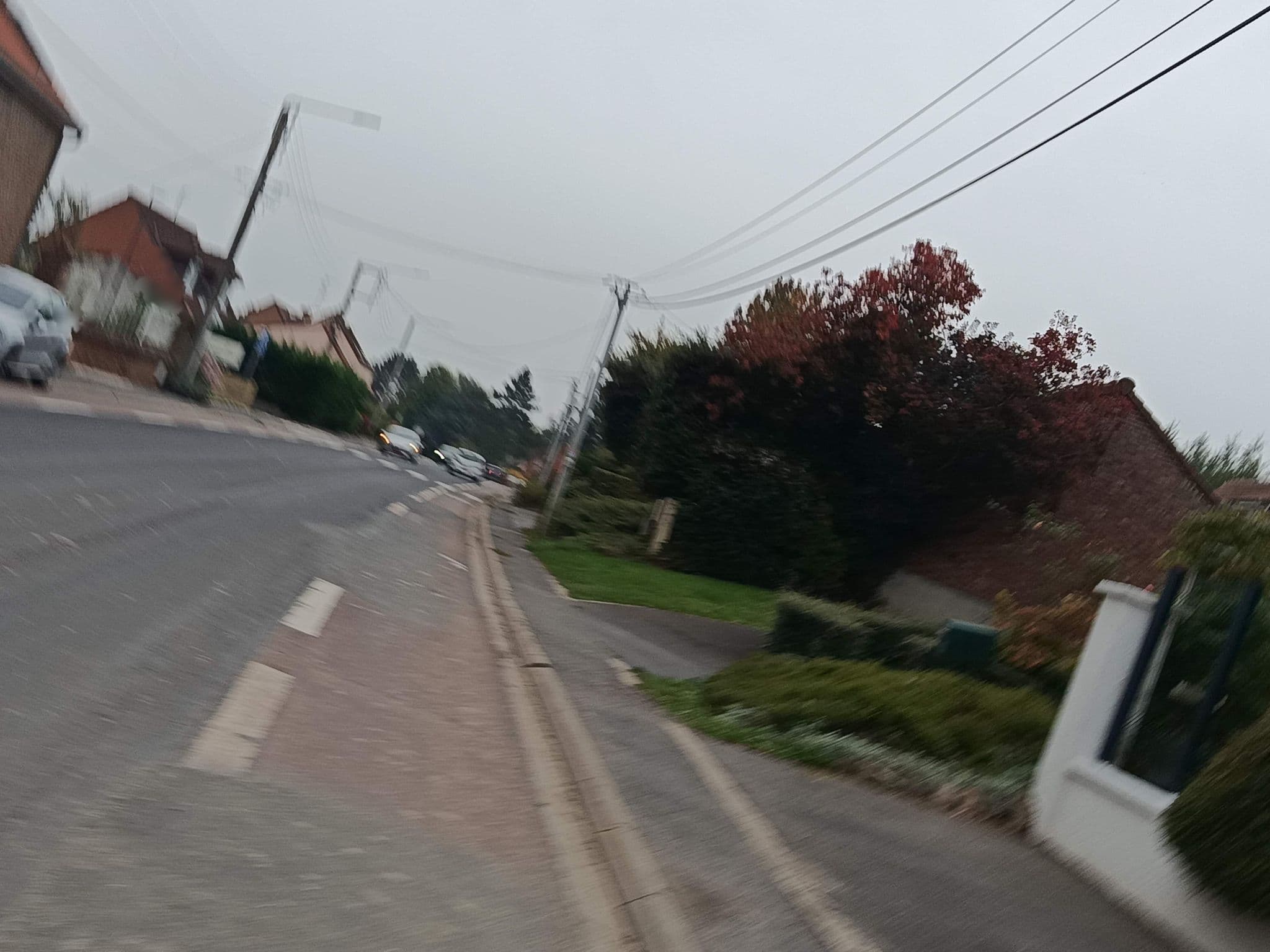 Street view near L'Heure Bleue, Givenchy-en-Gohelle — © kritic (CC BY-SA · Mapillary)
