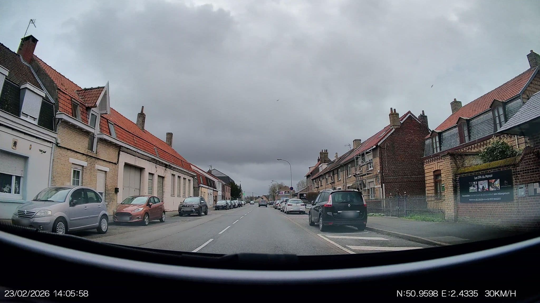 Street view near Au Petit Manoir, Bergues — © Ritchy210 (CC BY-SA · Mapillary)