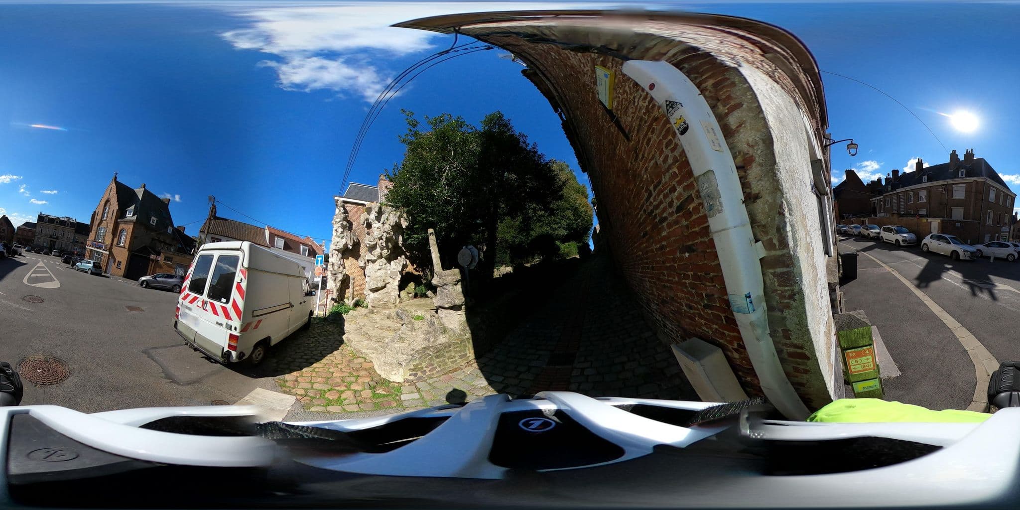 Street view near Cabinet de rêveries, Cassel — © Mizuna (CC BY-SA · Mapillary)