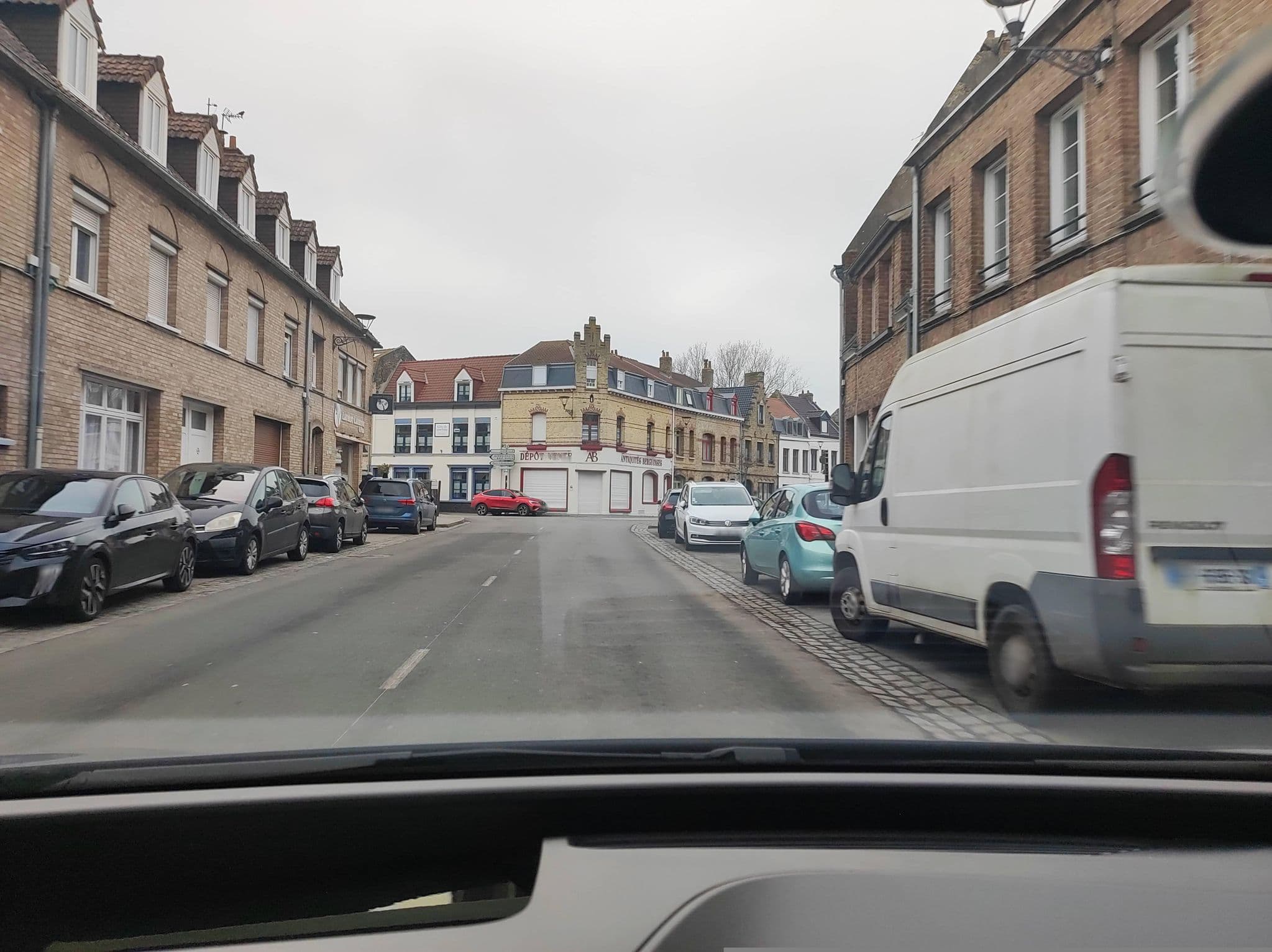 Street view near 2 Gites au coeur de Bergues, Bergues — © Ritchy210 (CC BY-SA · Mapillary)