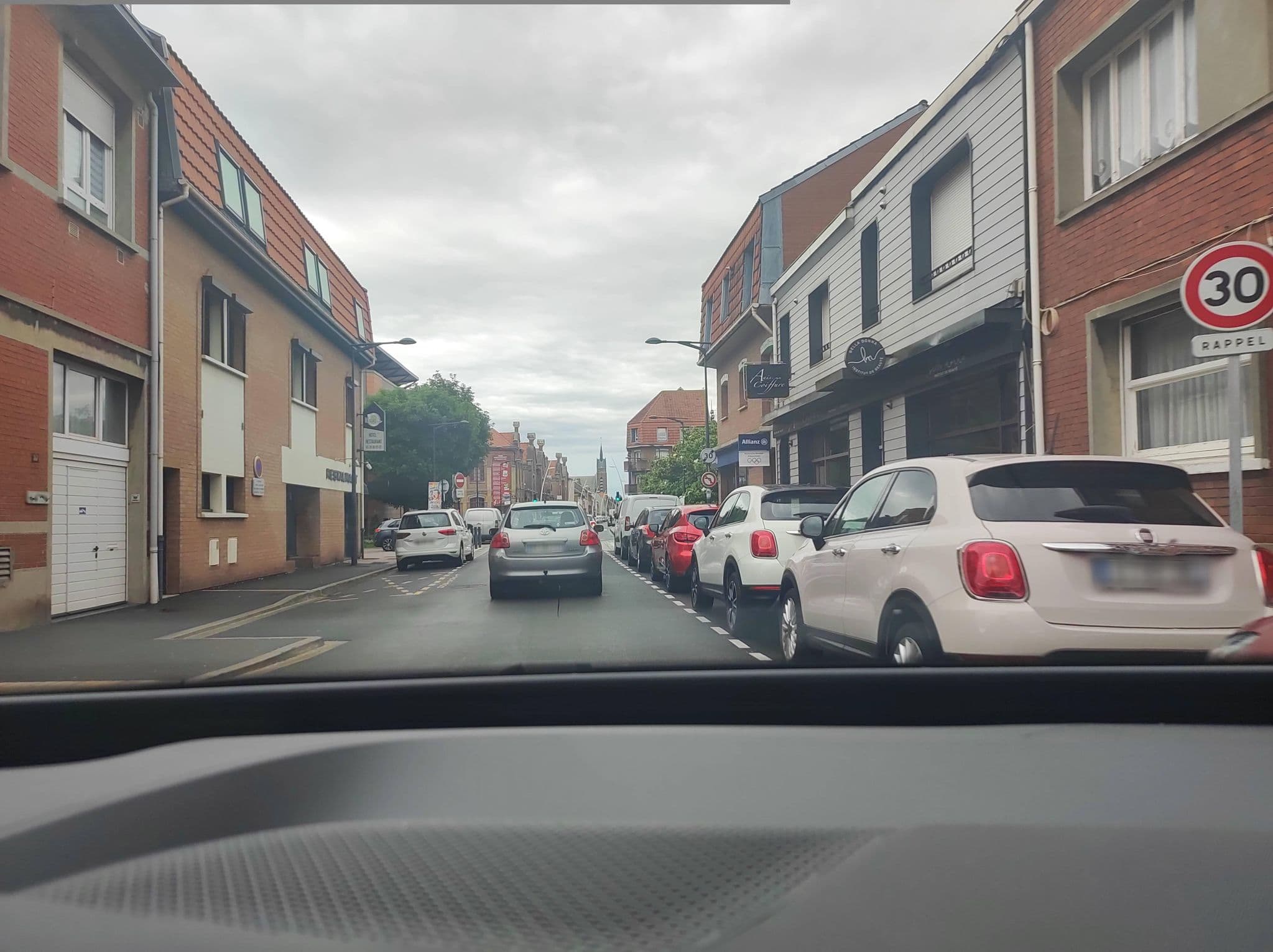Street view near La Cuis'in, Coudekerque-Branche — © Ritchy210 (CC BY-SA · Mapillary)
