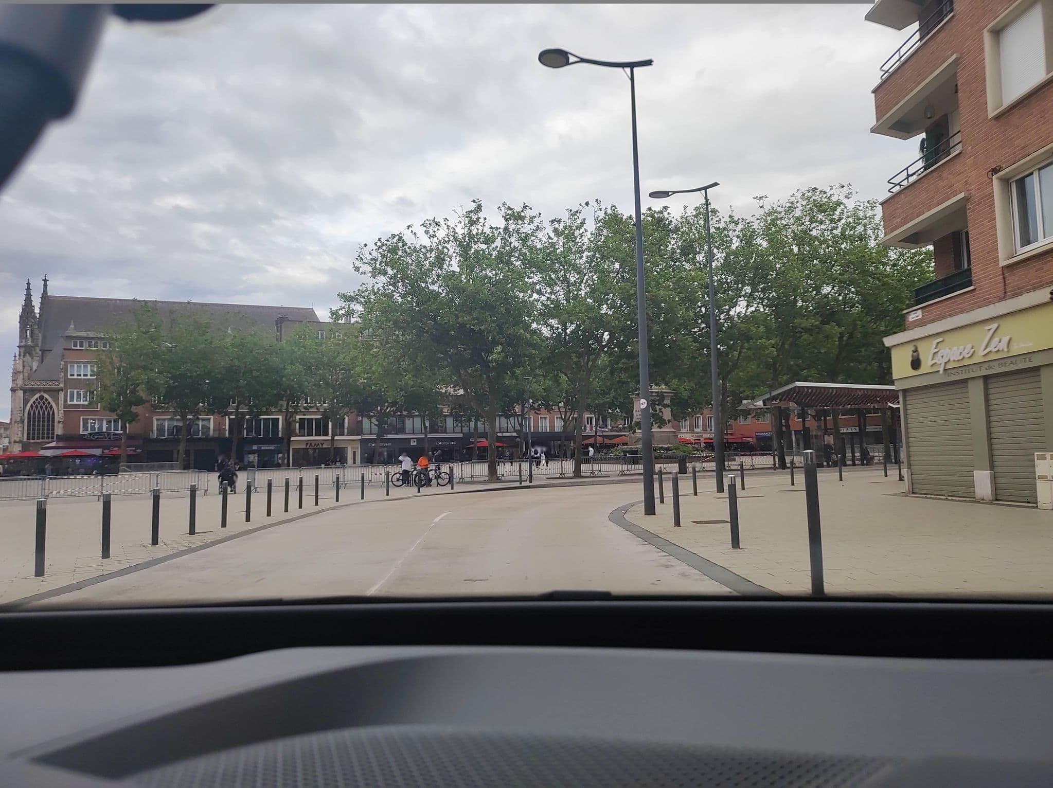 Street view near Kamer 327, Dunkirk — © Ritchy210 (CC BY-SA · Mapillary)