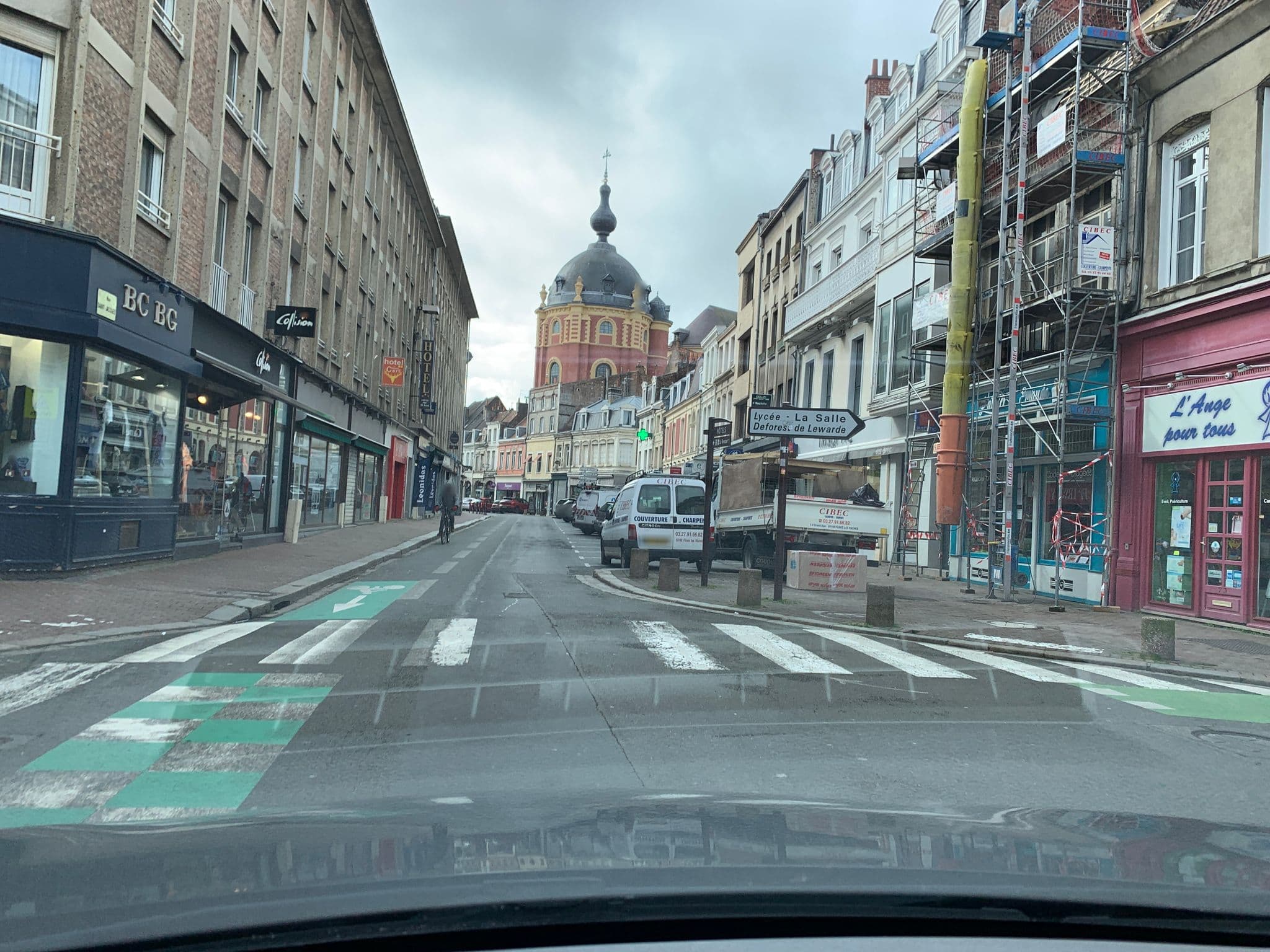 Street view near Le Grand Cerf, Douai — © widowild (CC BY-SA · Mapillary)