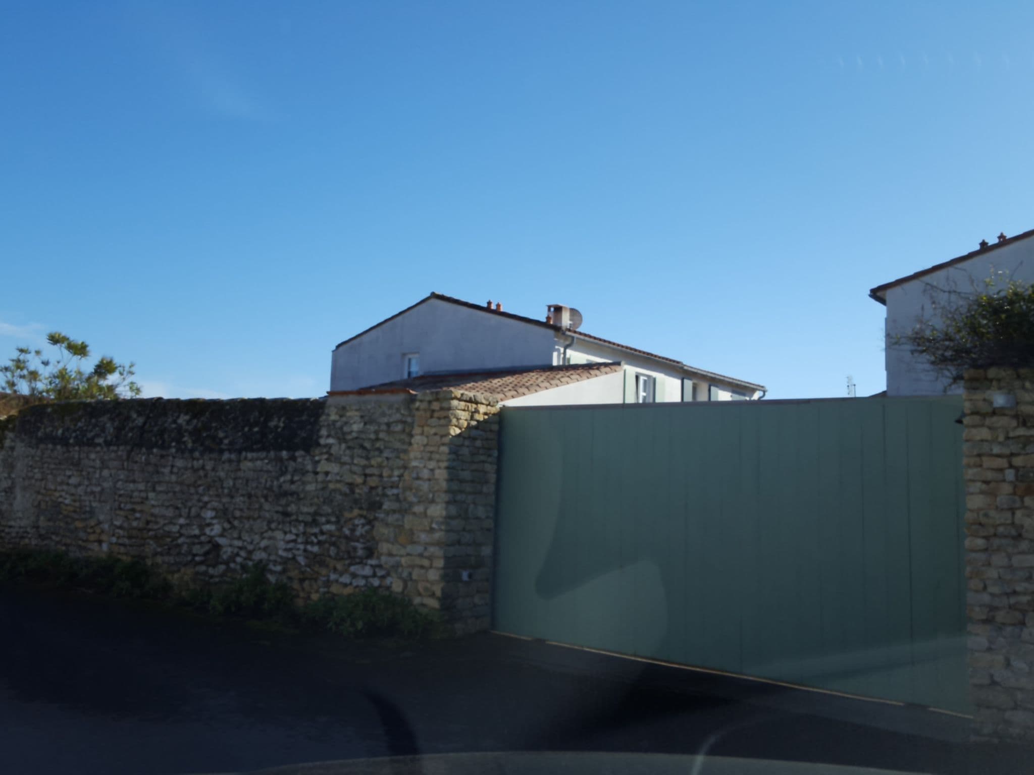 Street view near Ma Ré'son Salée, La Couarde-sur-Mer — © thibphil (CC BY-SA · Mapillary)