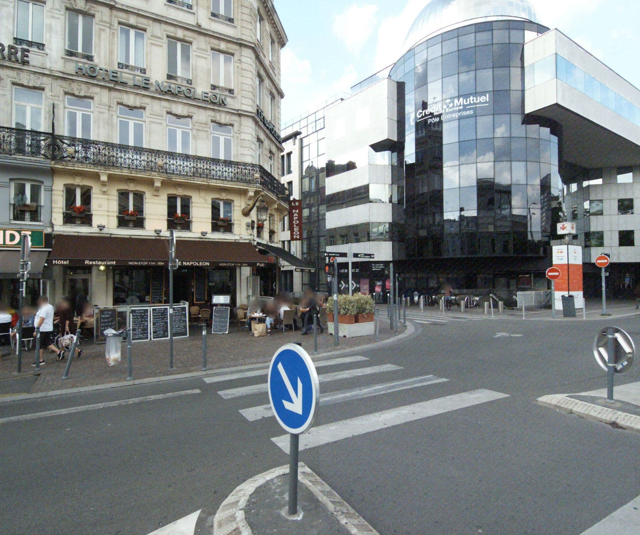 Street view near SweetÔme Aparthotel, Lille — © melimmergis (CC BY-SA · Mapillary)