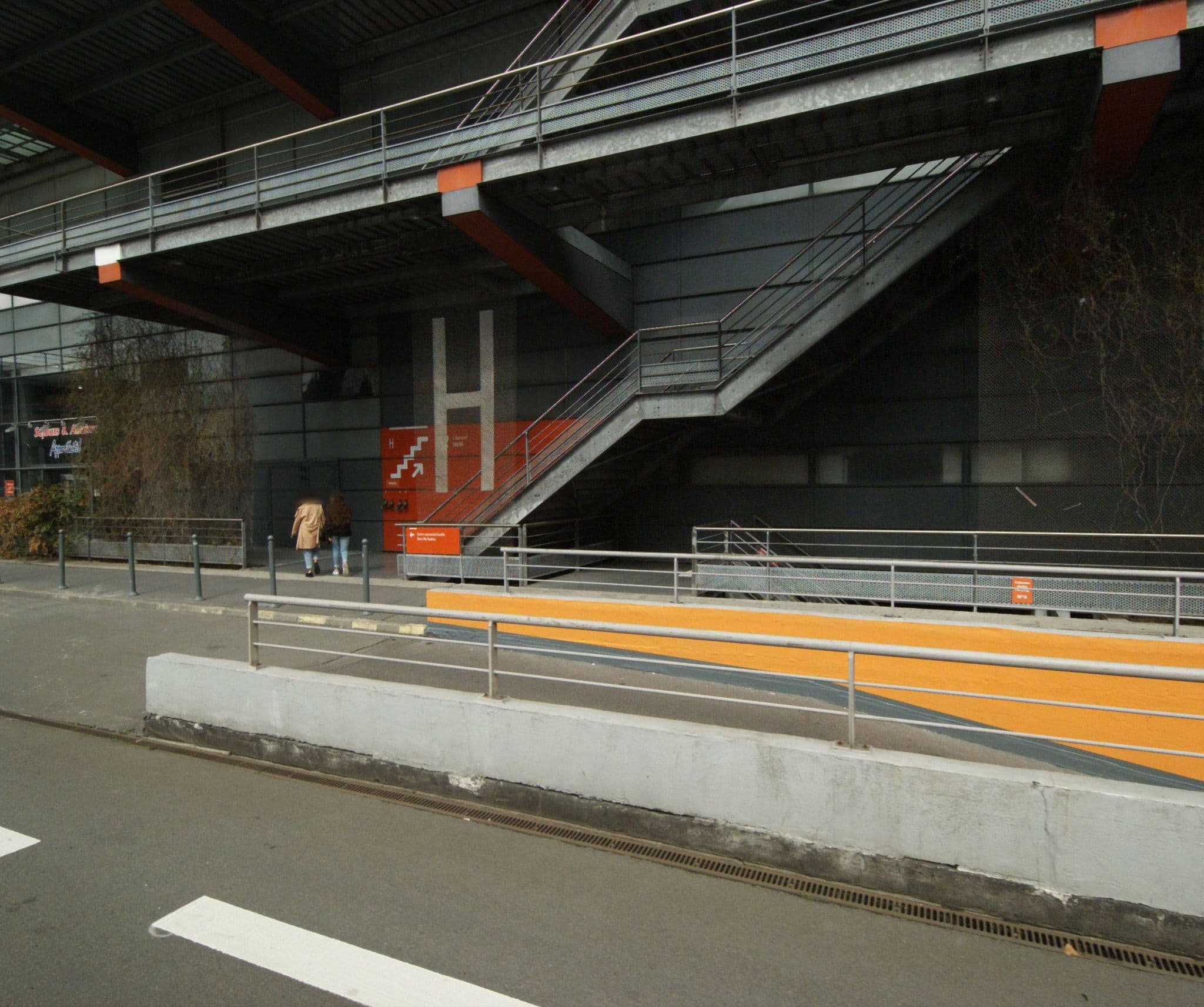 Street view near Sejour et Affaires Lille Europe, La Madeleine — © melimmergis (CC BY-SA · Mapillary)