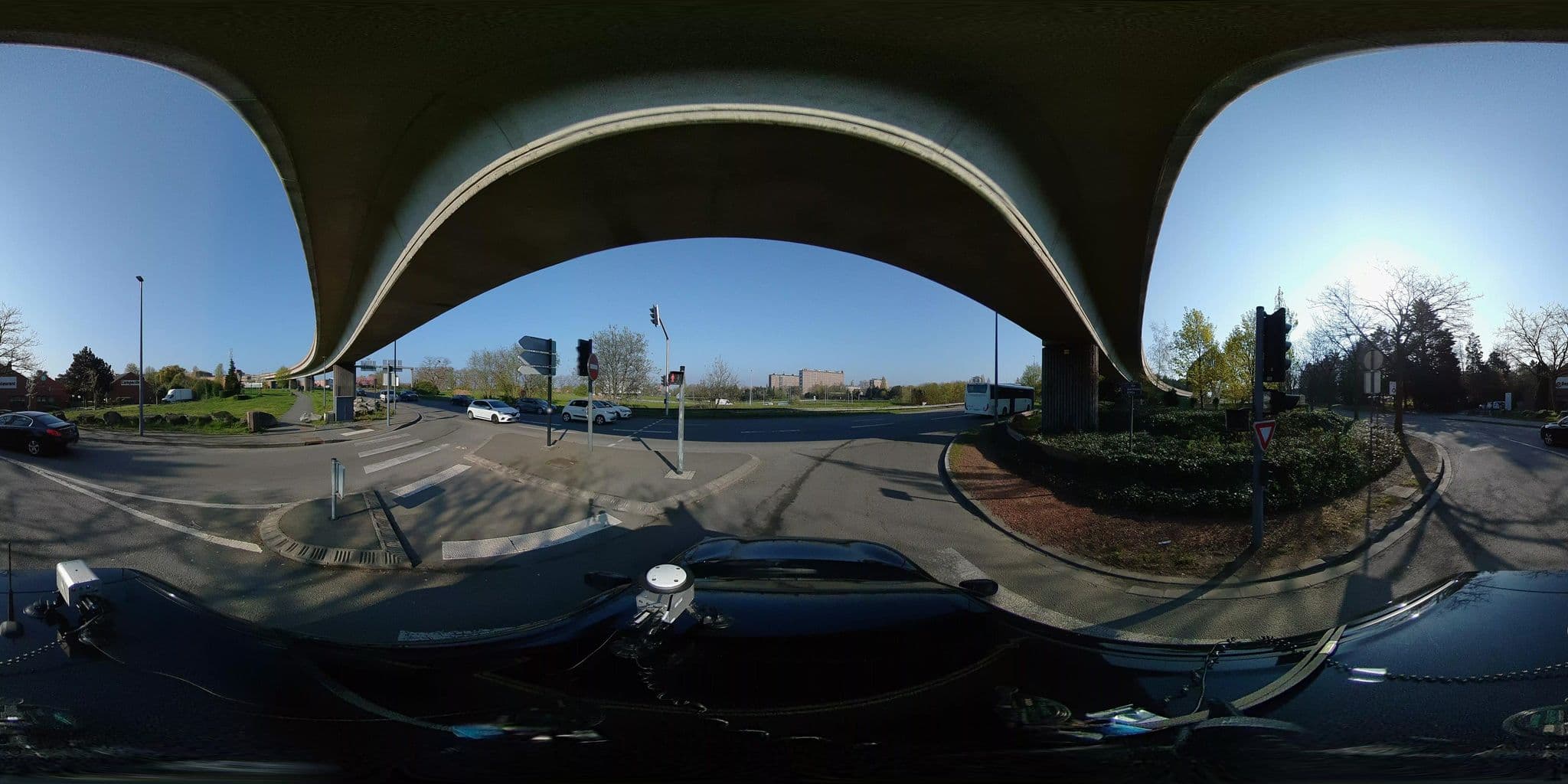 Street view near Campanile Hôtel Lille C.H.R., Loos — © meldig (CC BY-SA · Mapillary)