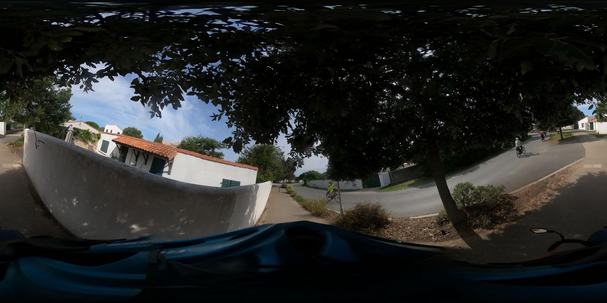 Street view near La Pinelière des Marais, La Couarde-sur-Mer — © padididejurbise (CC BY-SA · Mapillary)