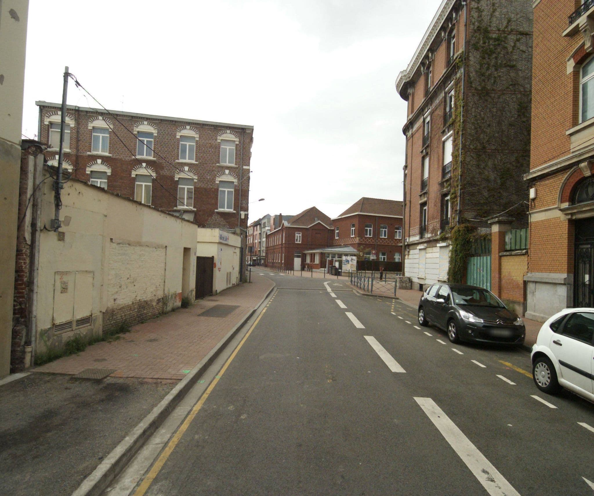 Street view near Escale de 80 m2 avec cour et parking, Lille — © melimmergis (CC BY-SA · Mapillary)