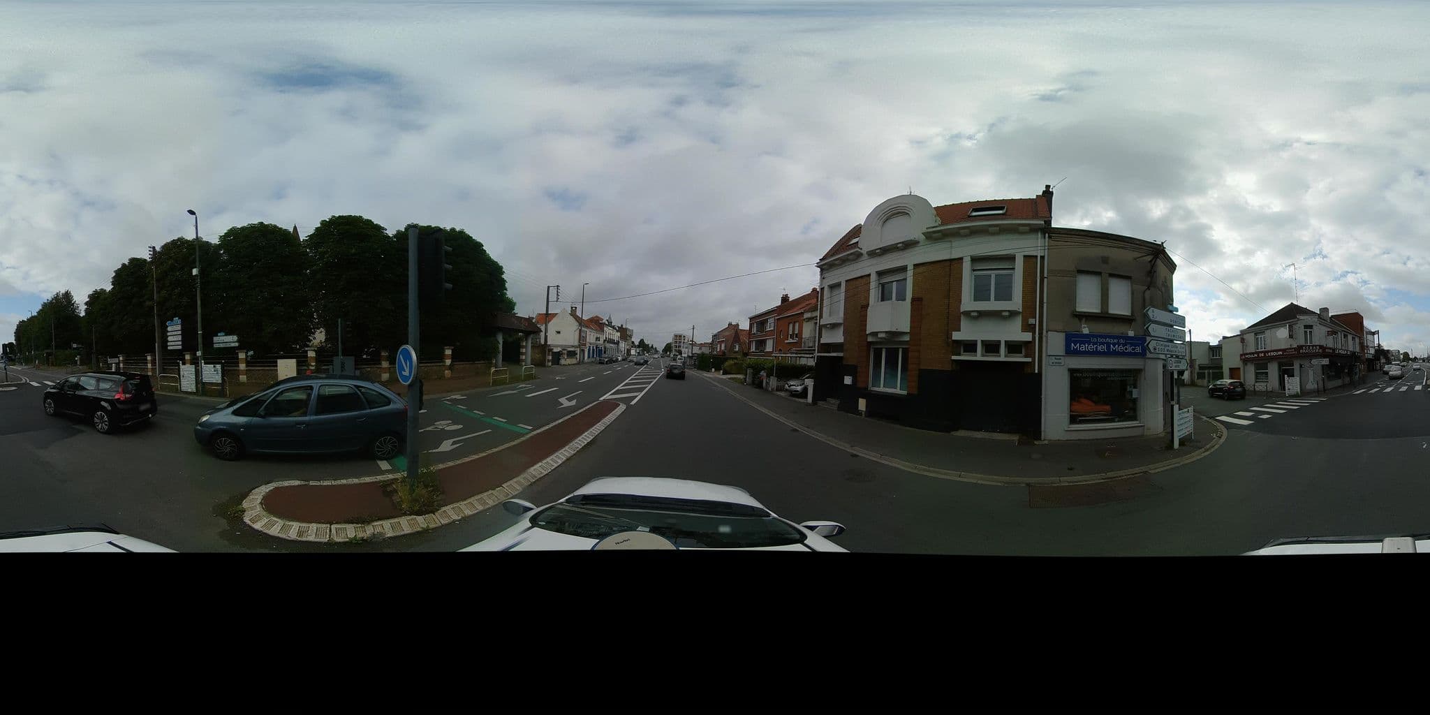 Street view near Hôtel au Moulin de Lesquin, Ronchin — © meldig (CC BY-SA · Mapillary)