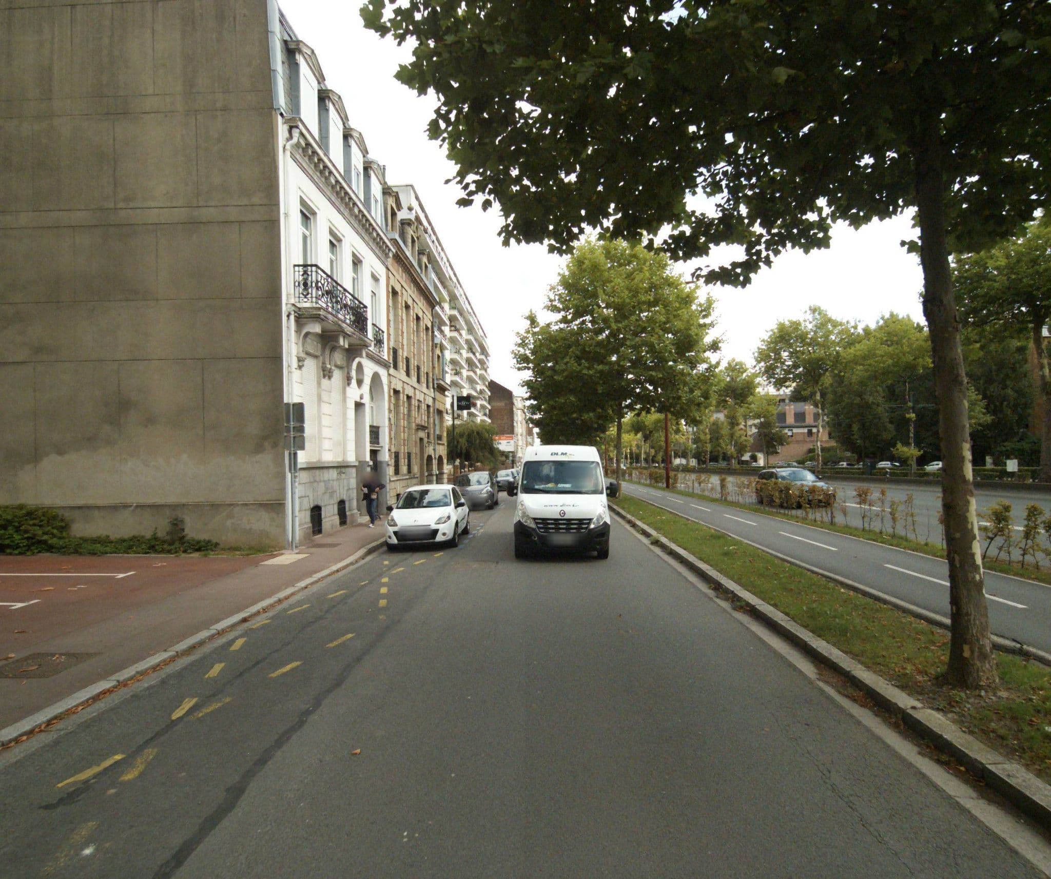 Street view near La Maison Saint Maur, La Madeleine — © melimmergis (CC BY-SA · Mapillary)