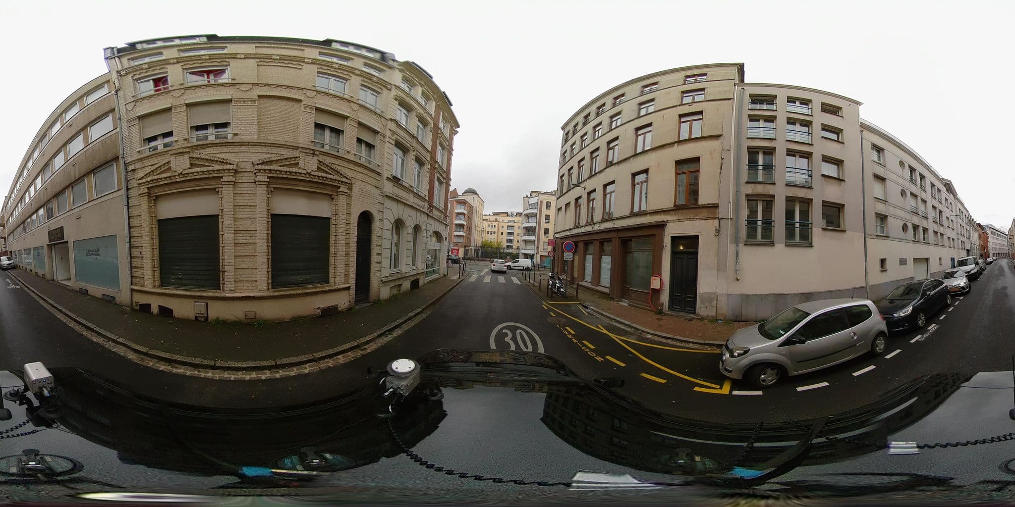 Street view near Little Suite Manon, Lille — © meldig (CC BY-SA · Mapillary)