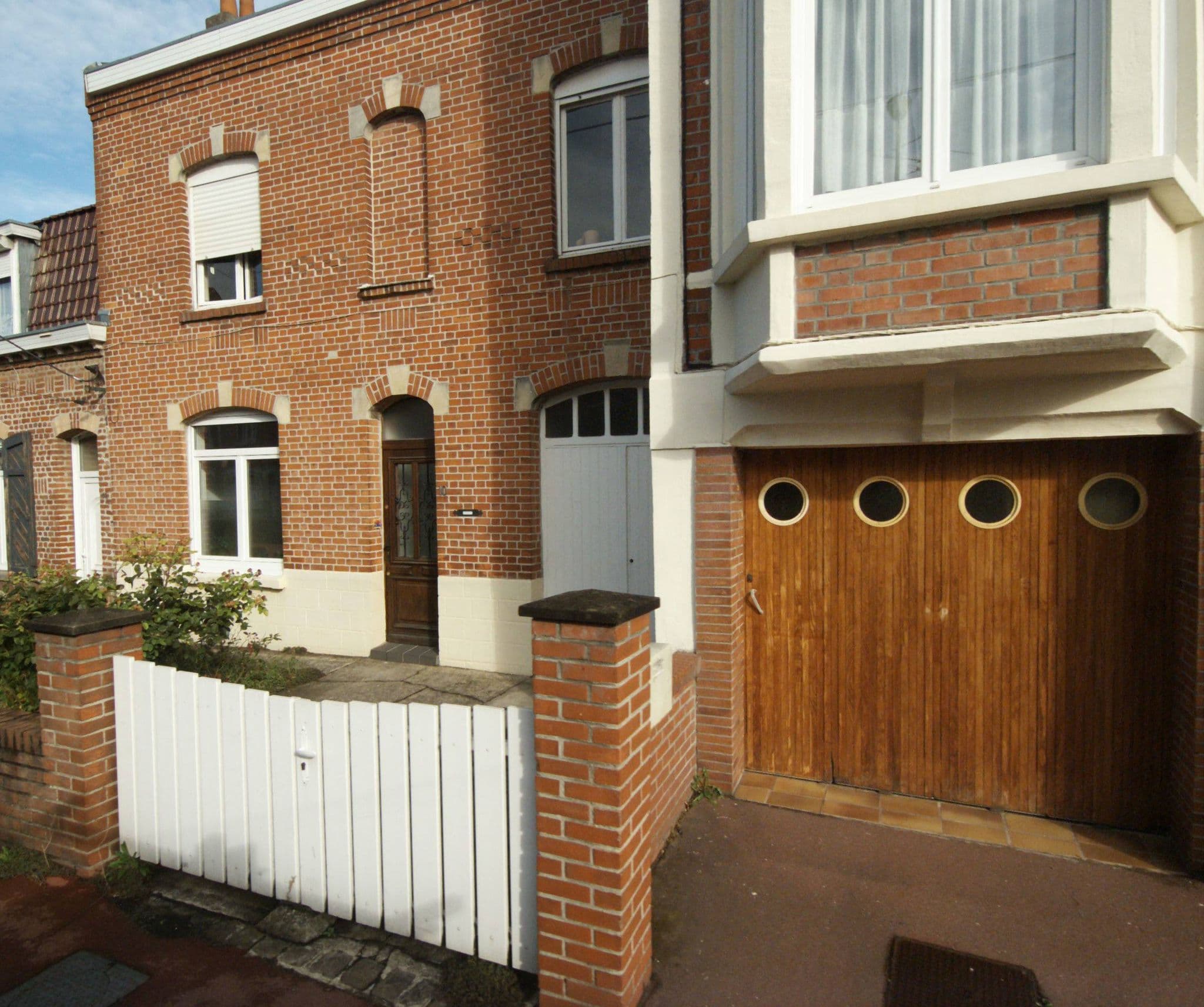 Street view near Péniche Lille Flottante, Loos — © melimmergis (CC BY-SA · Mapillary)
