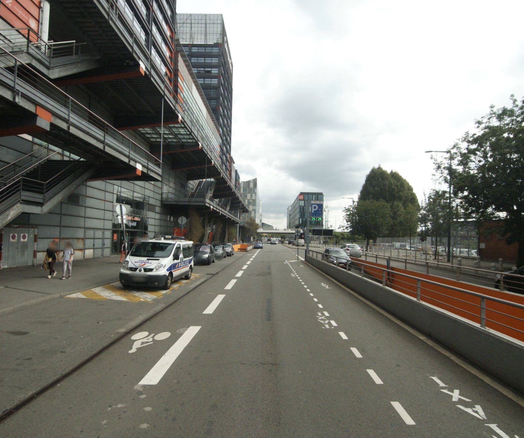Street view near Studio 712, La Madeleine — © melimmergis (CC BY-SA · Mapillary)