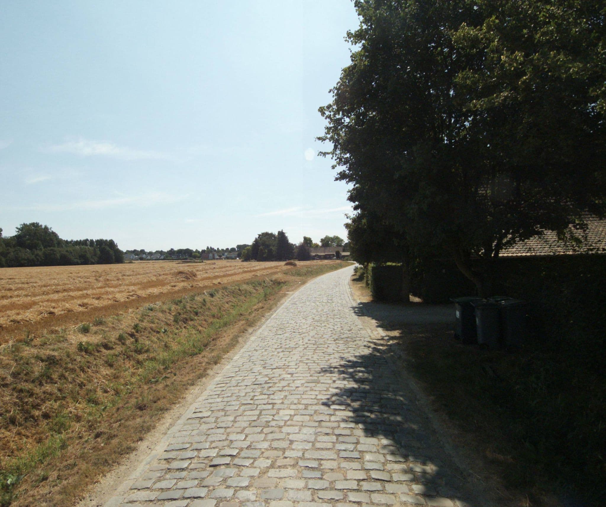 Street view near Le Clos De Benedicte - Chambres D'hôtes, Bondues — © melimmergis (CC BY-SA · Mapillary)
