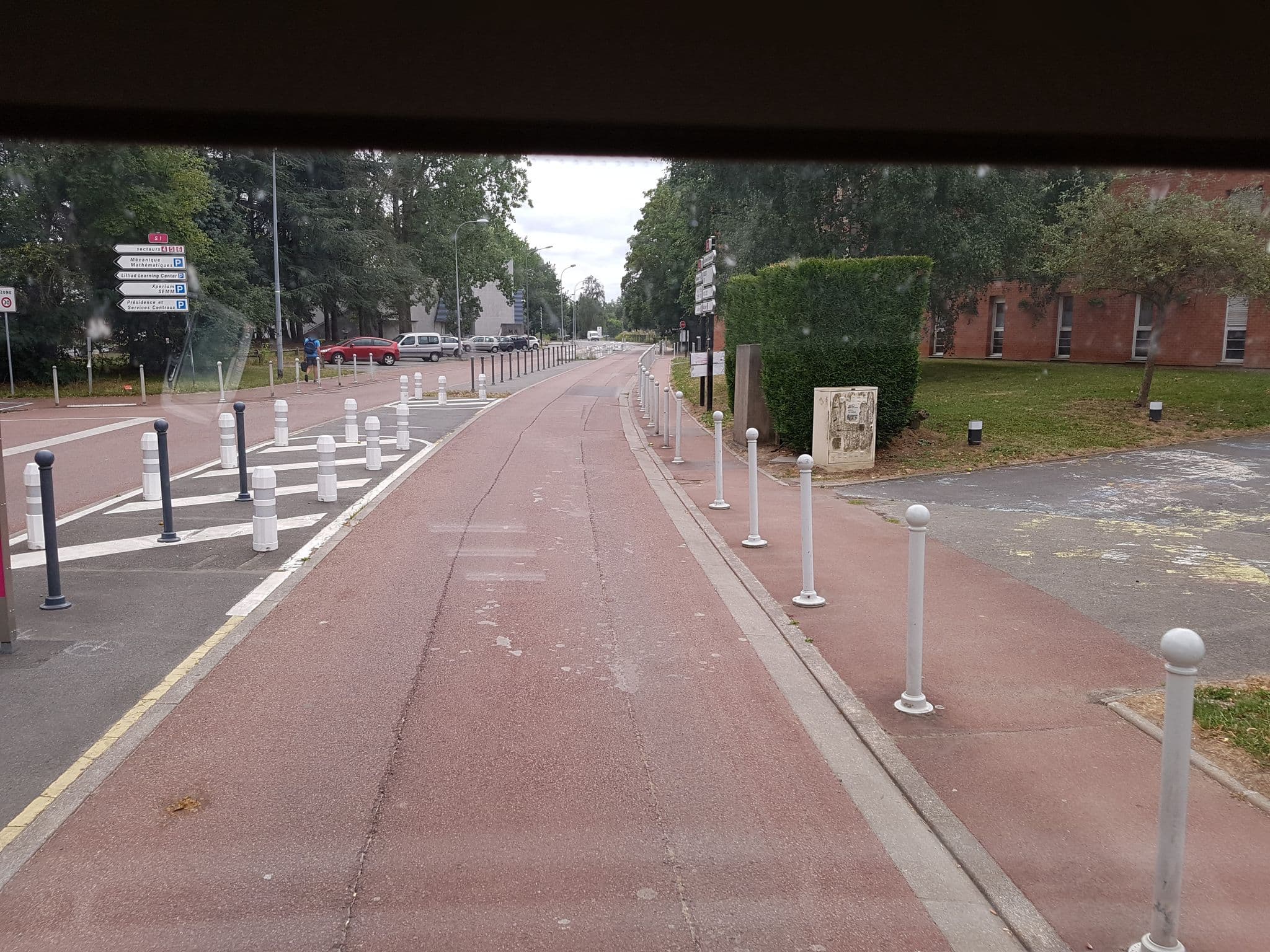 Street view near Inter-Hotel Ascotel, Lezennes — © bernardvoyageur (CC BY-SA · Mapillary)