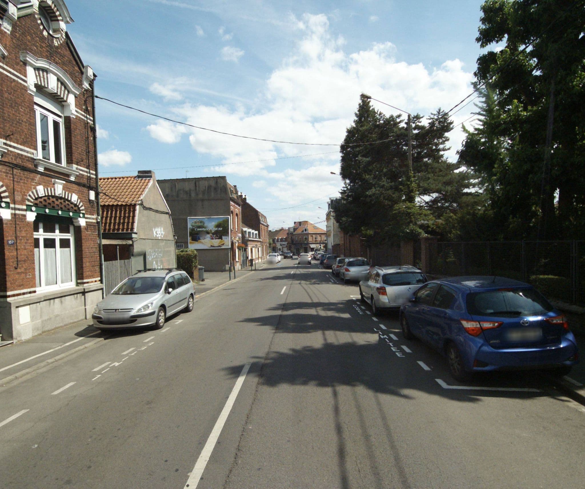 Street view near Au Vieux Cèdre, Mouvaux — © melimmergis (CC BY-SA · Mapillary)