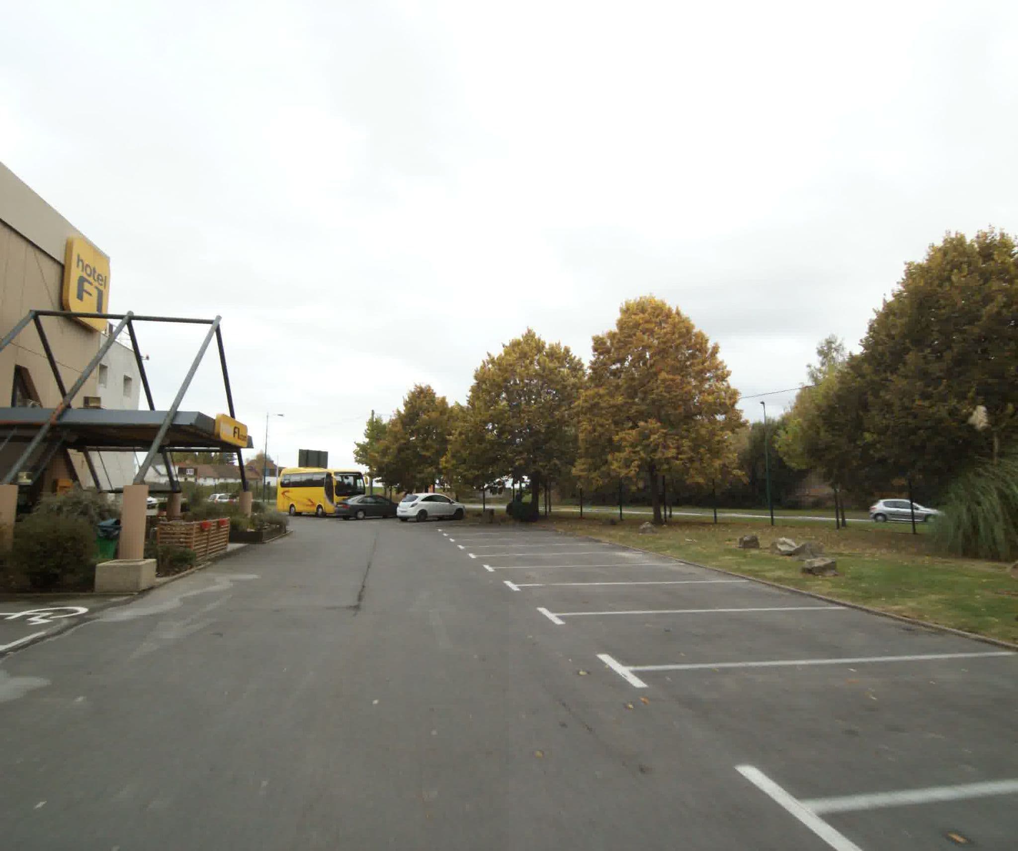 Street view near Hotel Formule 1 - Roncq, Roncq — © sogefi (CC BY-SA · Mapillary)