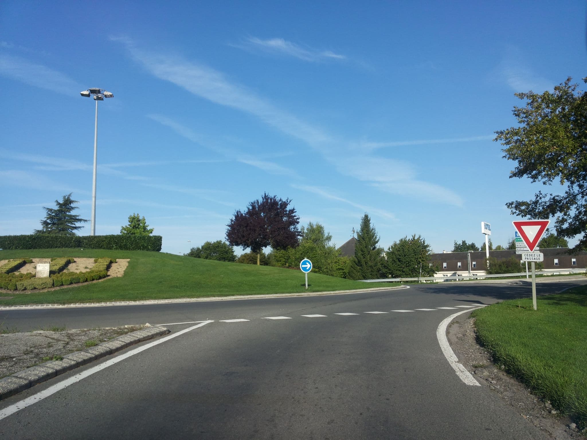 Street view near Campanile Laon, Laon — © endszbrxns (CC BY-SA · Mapillary)