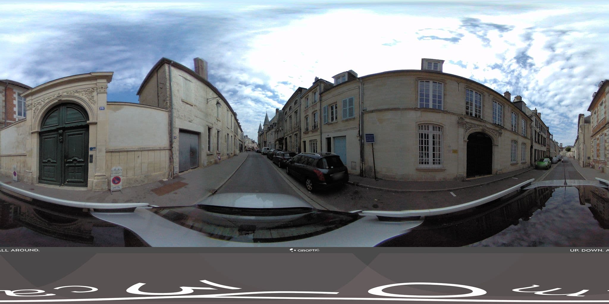 Street view near Appart Tourisme, Laon — © kobold (CC BY-SA · Mapillary)