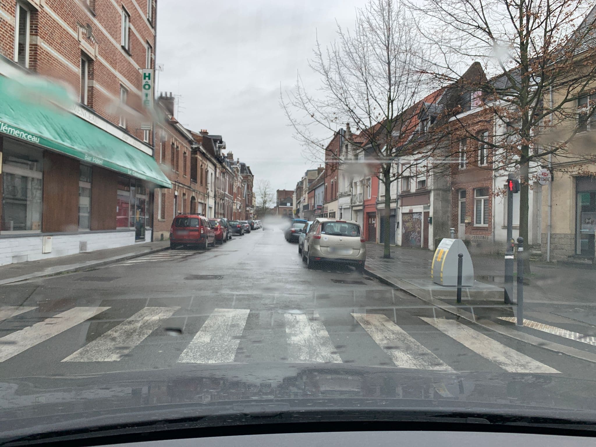 Street view near Hotel Le Clémenceau, Valenciennes — © widowild (CC BY-SA · Mapillary)