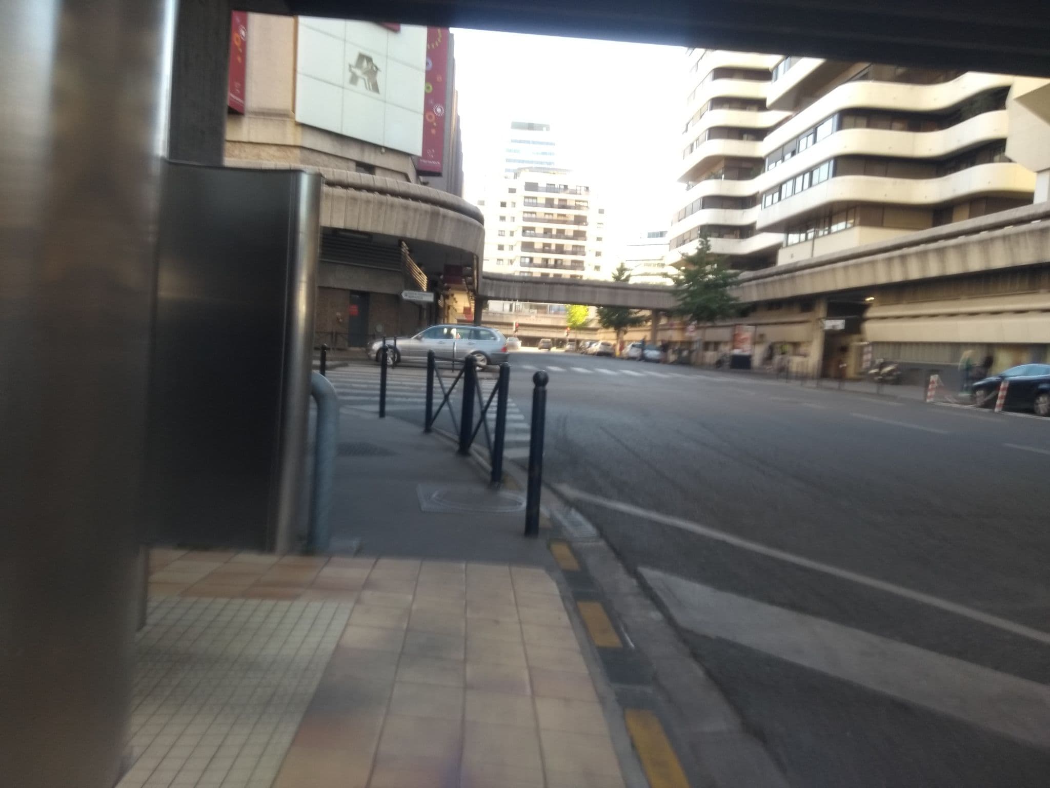 Street view near Hôtel Mercure, Bordeaux — © gitouche (CC BY-SA · Mapillary)