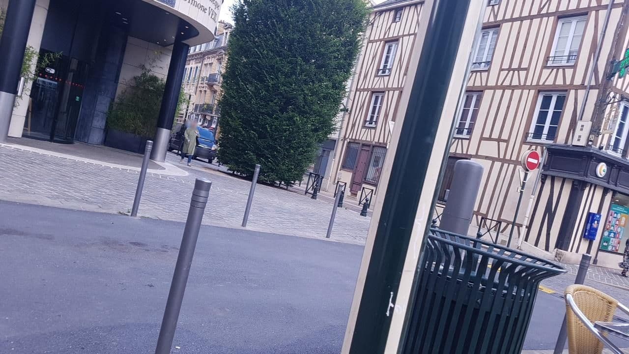 Street view near A la flute enchantée, Épernay — © changchun1 (CC BY-SA · Mapillary)