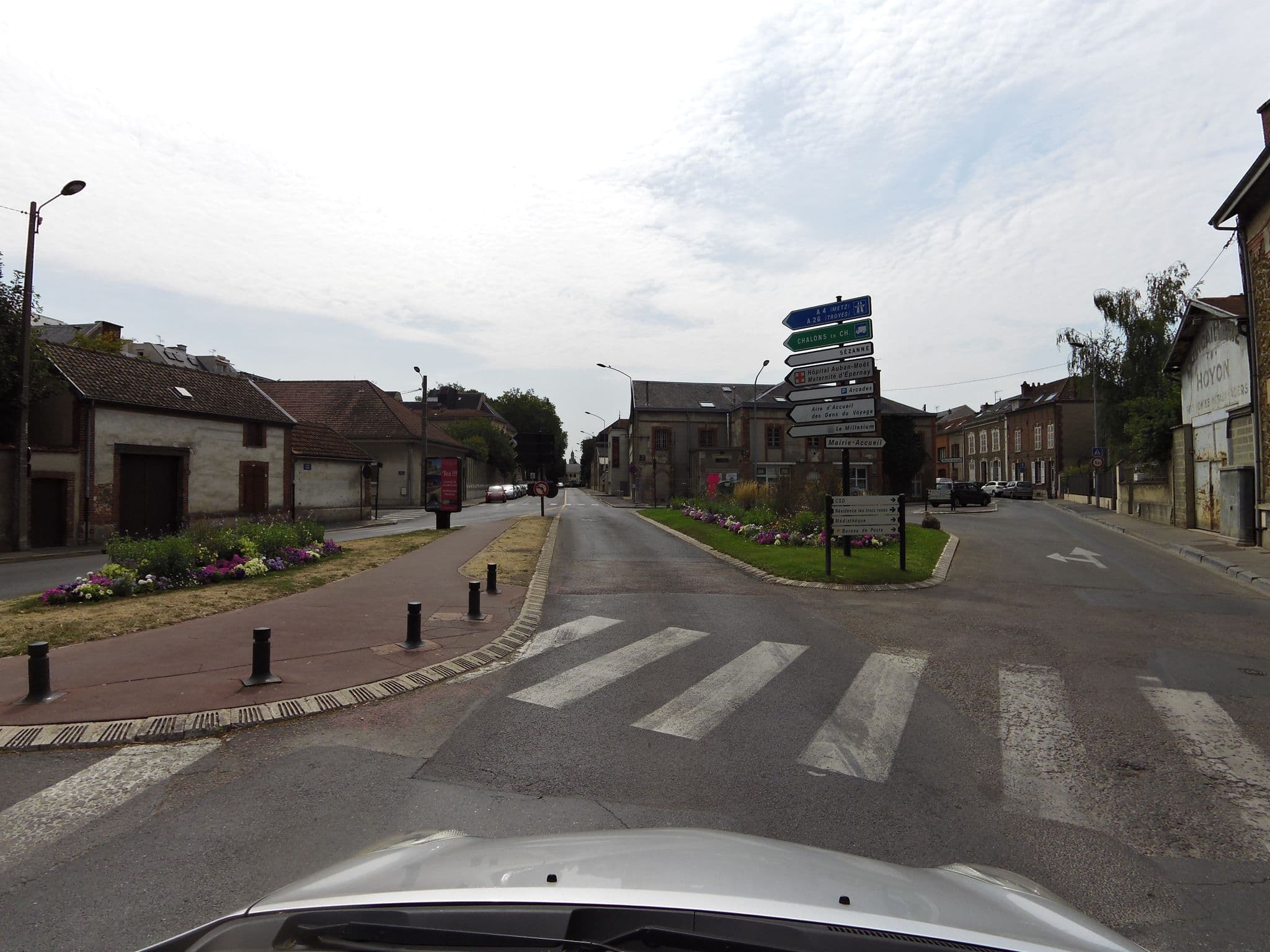 Street view near Le Clos Carnot, Épernay — © zors1843 (CC BY-SA · Mapillary)