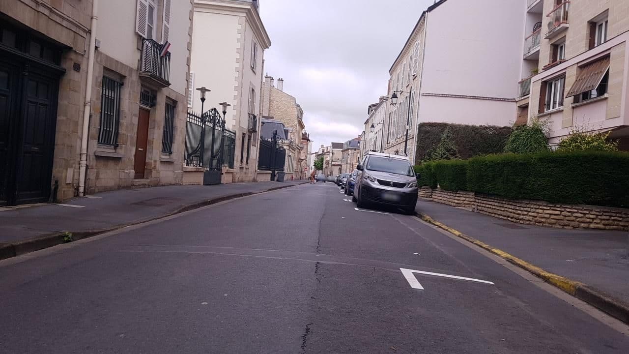 Street view near Hôtel Pasteur, Châlons-en-Champagne — © changchun1 (CC BY-SA · Mapillary)