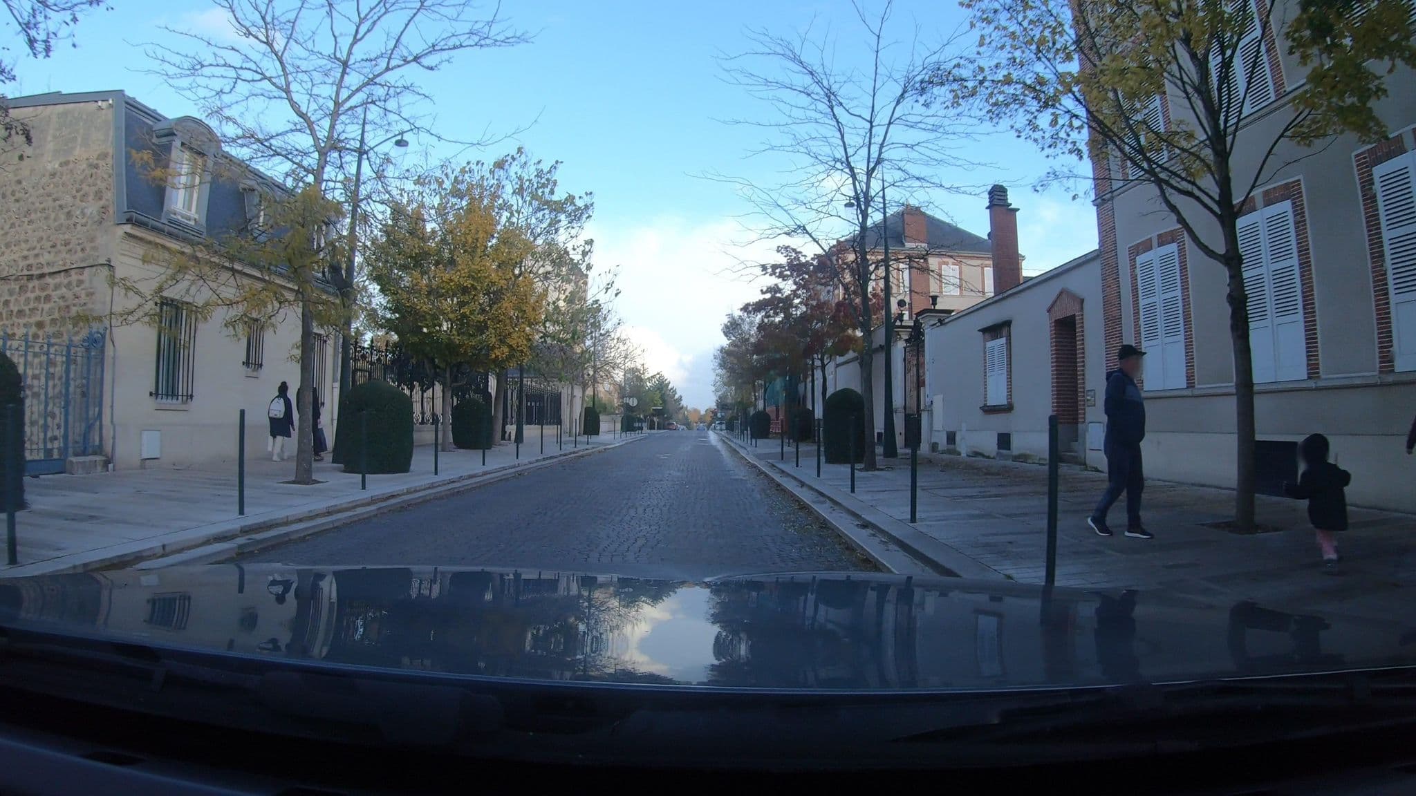 Street view near Les Suites du 33, Épernay — © vinisa (CC BY-SA · Mapillary)