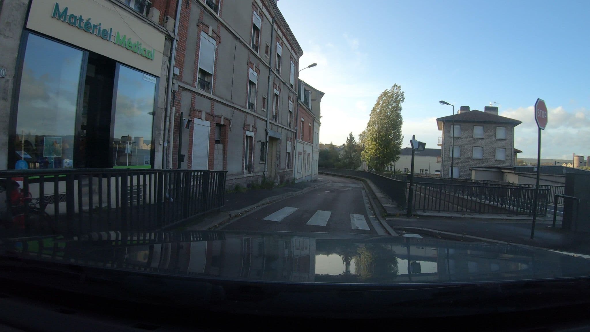 Street view near Le Ch'ti Champenois, Épernay — © vinisa (CC BY-SA · Mapillary)