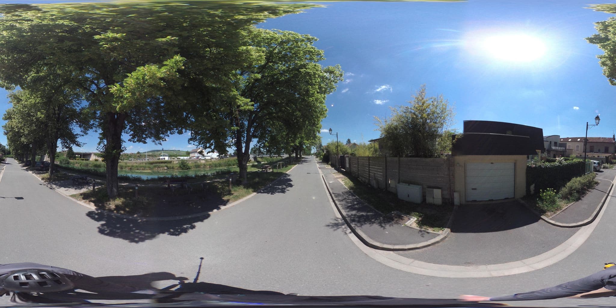 Street view near Villa d'Aÿ-Champagne, Ay — © geovelo (CC BY-SA · Mapillary)