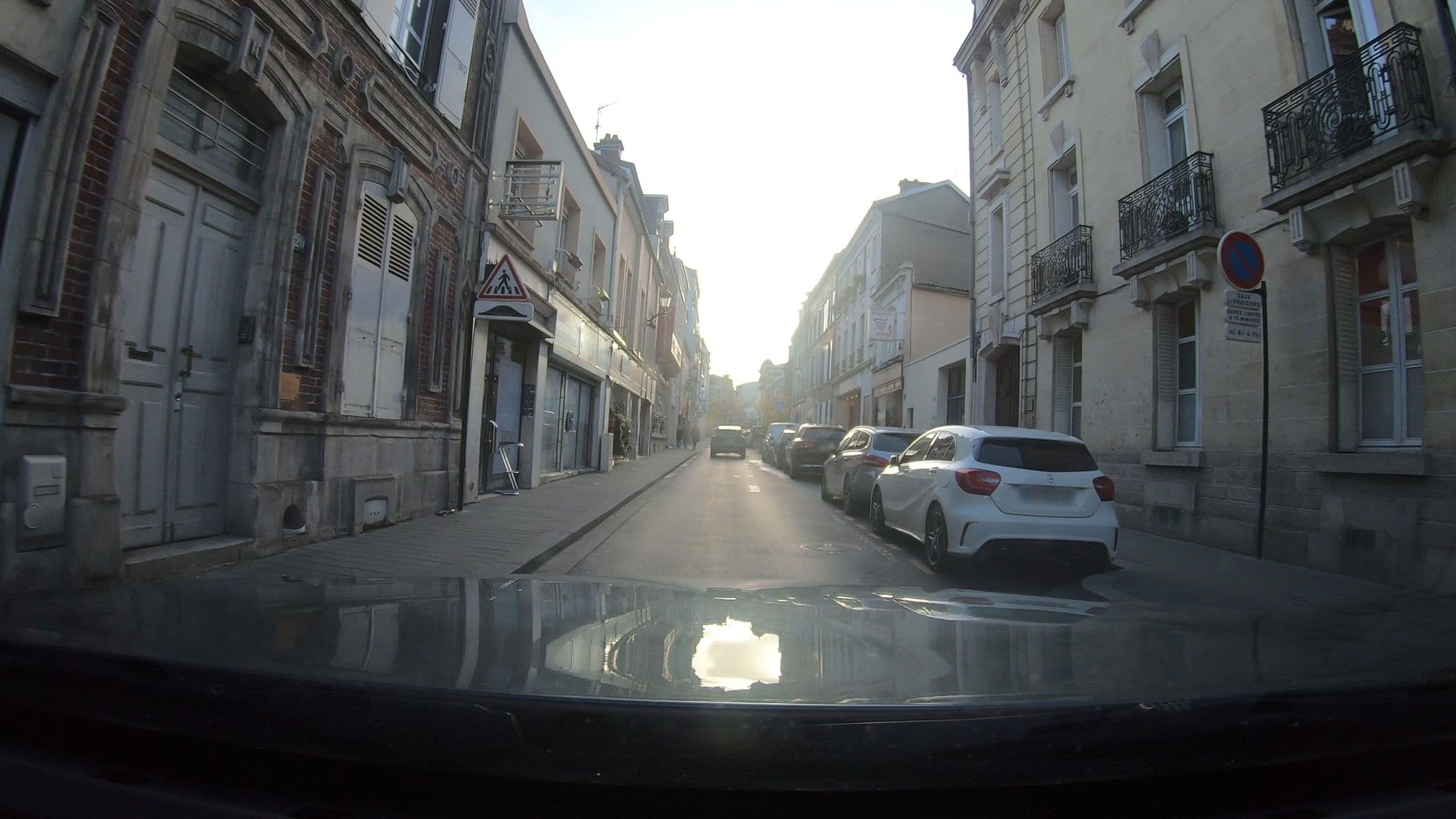 Street view near L'Interface Chambres d'Hôtes, Épernay — © vinisa (CC BY-SA · Mapillary)