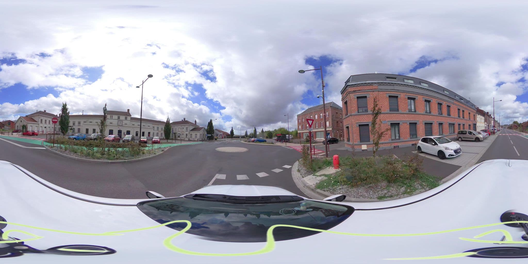 Street view near Le Calais Bale, Hirson — © atchisson (CC BY-SA · Mapillary)