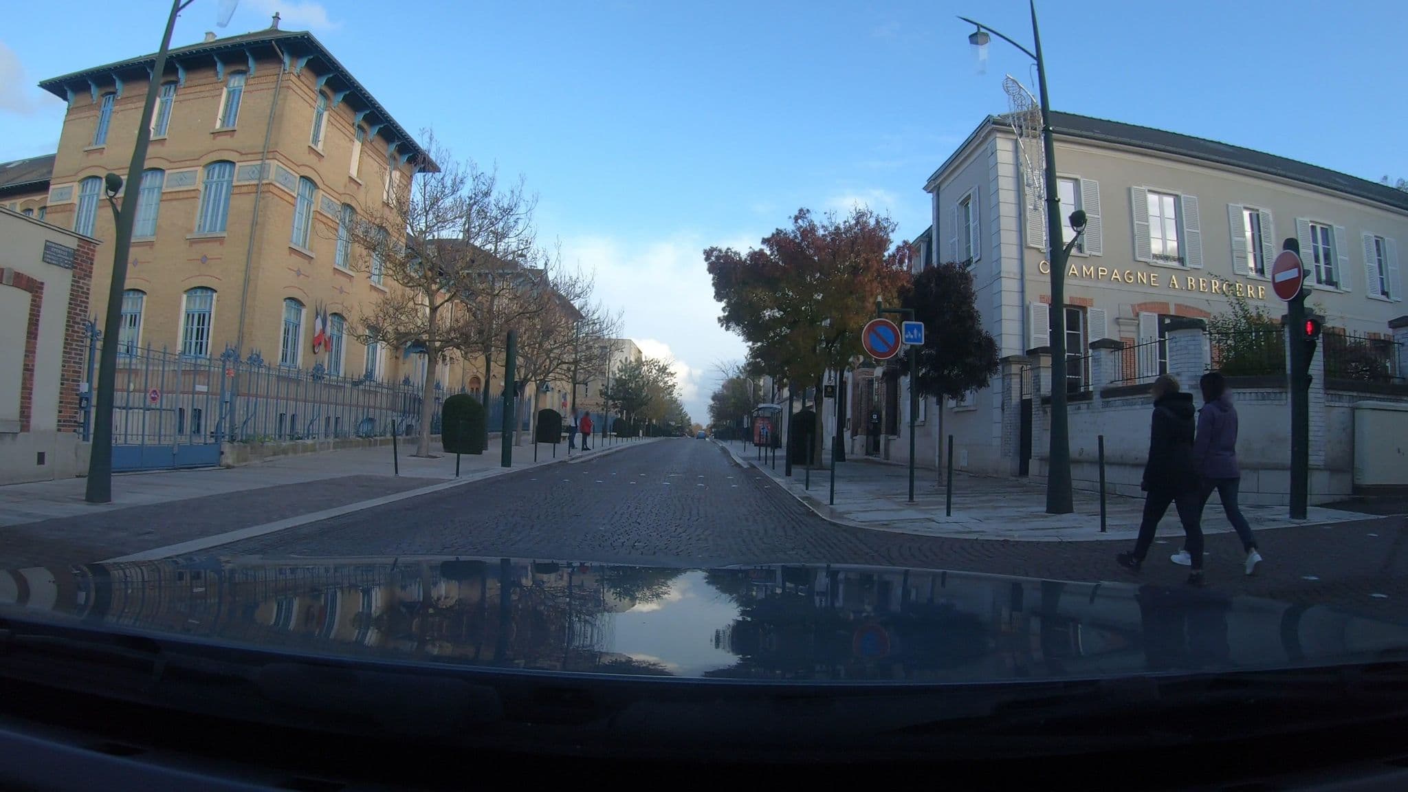Street view near Andre & Brigitte Bergere Champagne House, Épernay — © vinisa (CC BY-SA · Mapillary)
