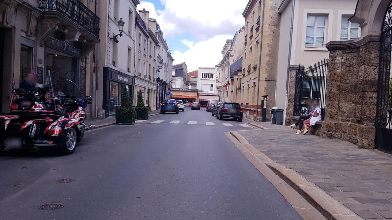 Street view near Le Secret de Louise, Épernay — © changchun1 (CC BY-SA · Mapillary)