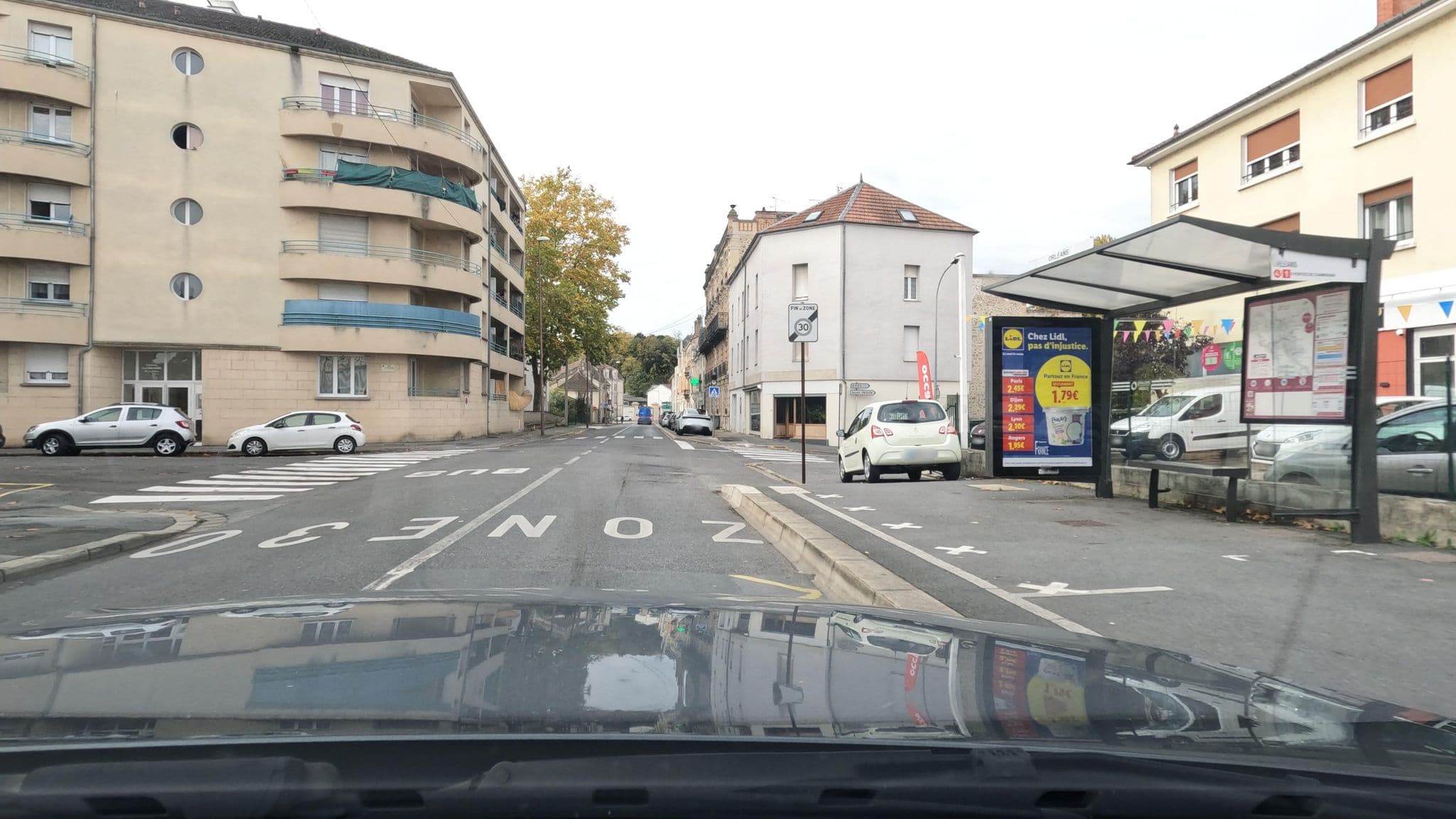 Street view near Echapée belle proche gare et centre ville, Compertrix — © vinisa (CC BY-SA · Mapillary)
