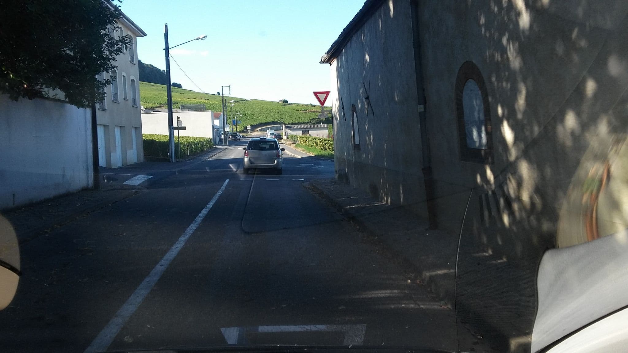 Street view near Selosse Anselme, Avize — © foxandpotatoes (CC BY-SA · Mapillary)