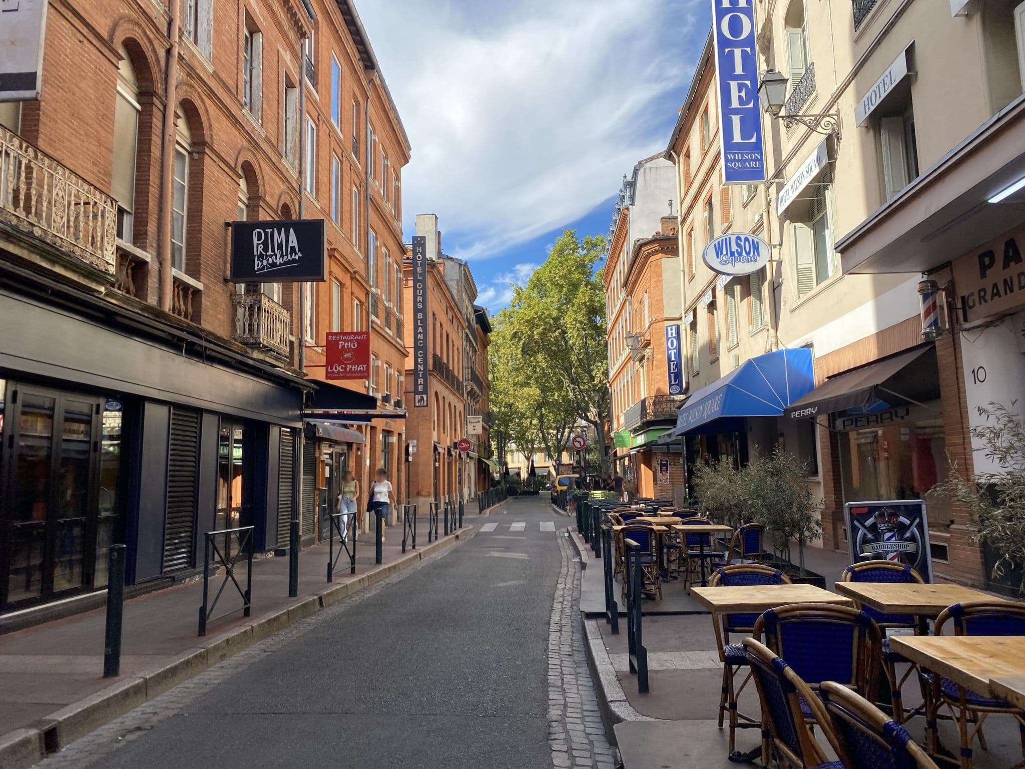 Street view near Ours Blanc Centre, Toulouse — © CGCooke (CC BY-SA · Mapillary)