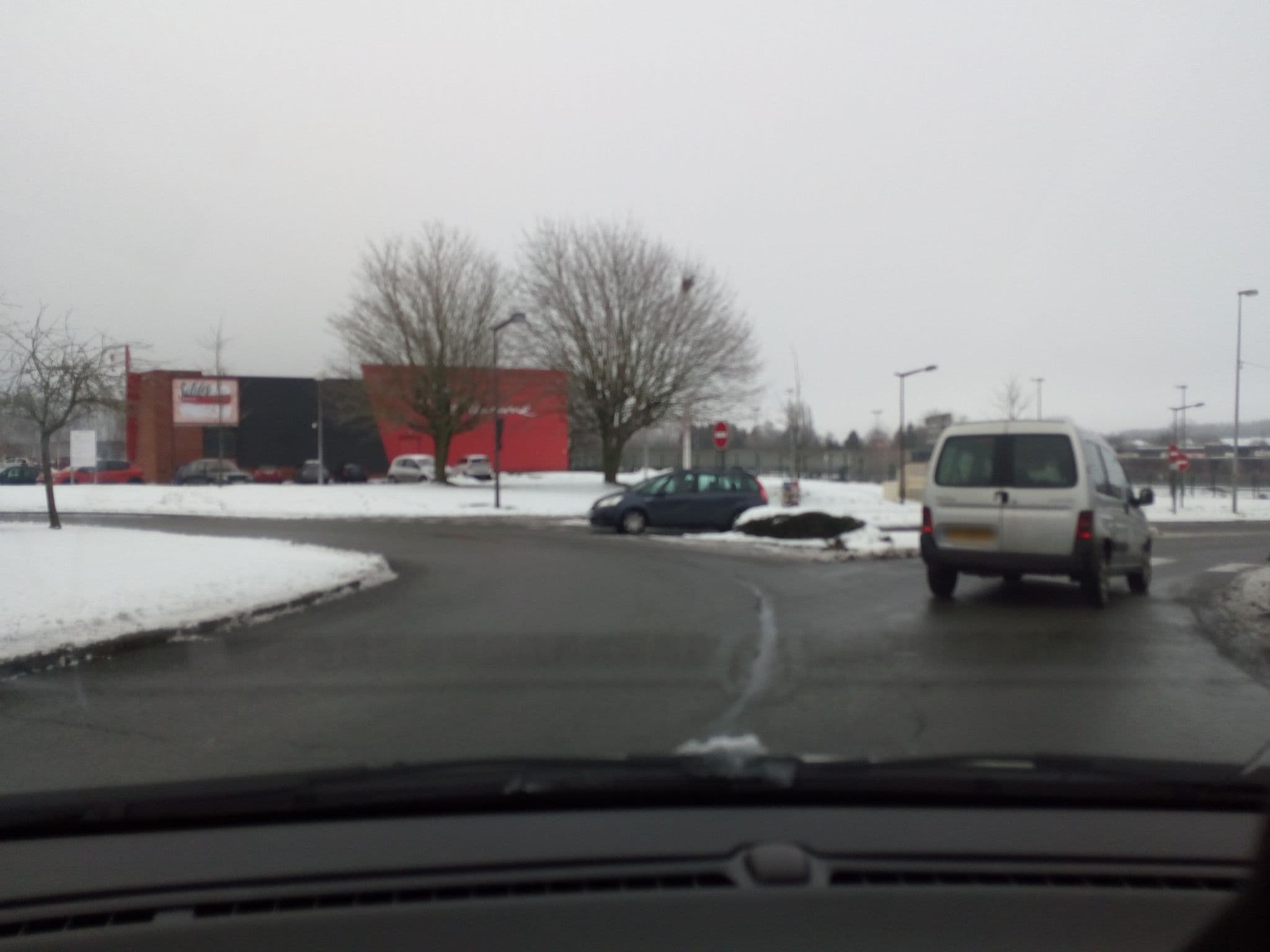 Street view near Balladins de Maubeuge Louvroil, Hautmont — © tunisiano187 (CC BY-SA · Mapillary)
