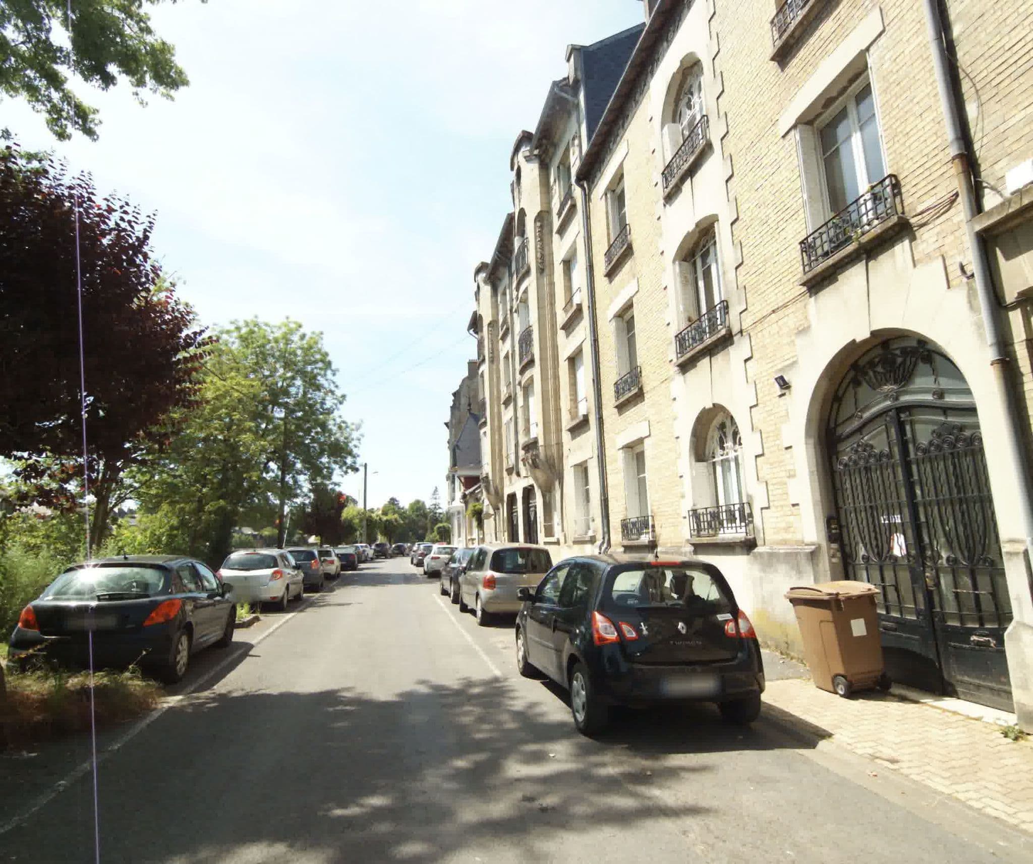 Street view near Campanile Hôtel et Restaurant, Charleville-Mézières — © sogefi (CC BY-SA · Mapillary)