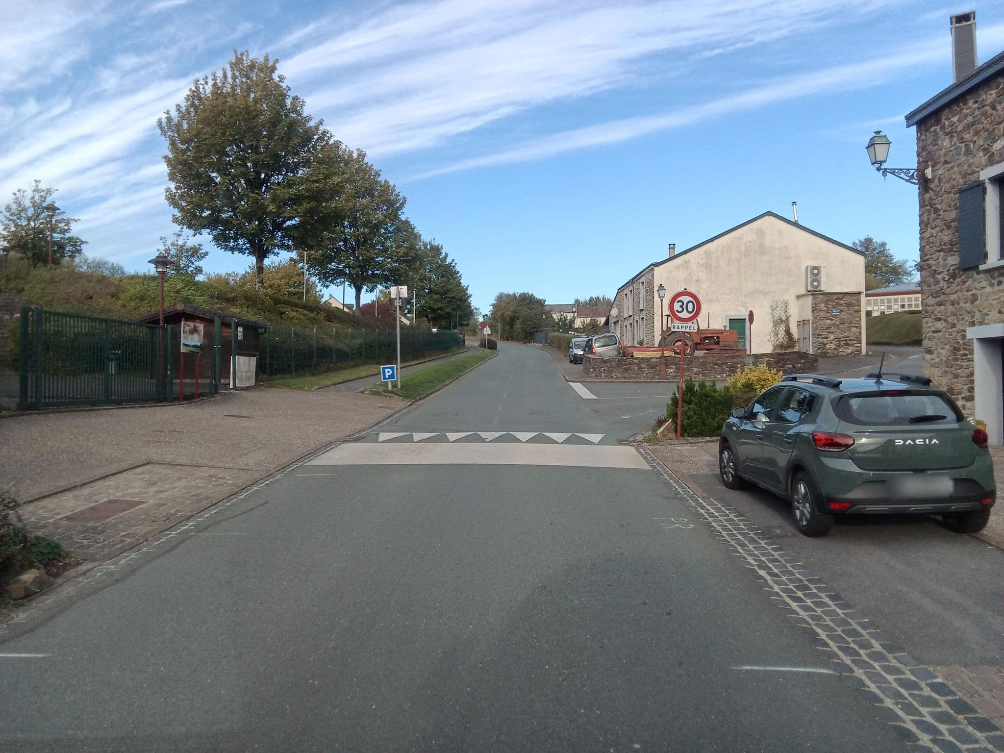 Street view near Domaine des Mannesarts, Revin — © mprins (CC BY-SA · Mapillary)