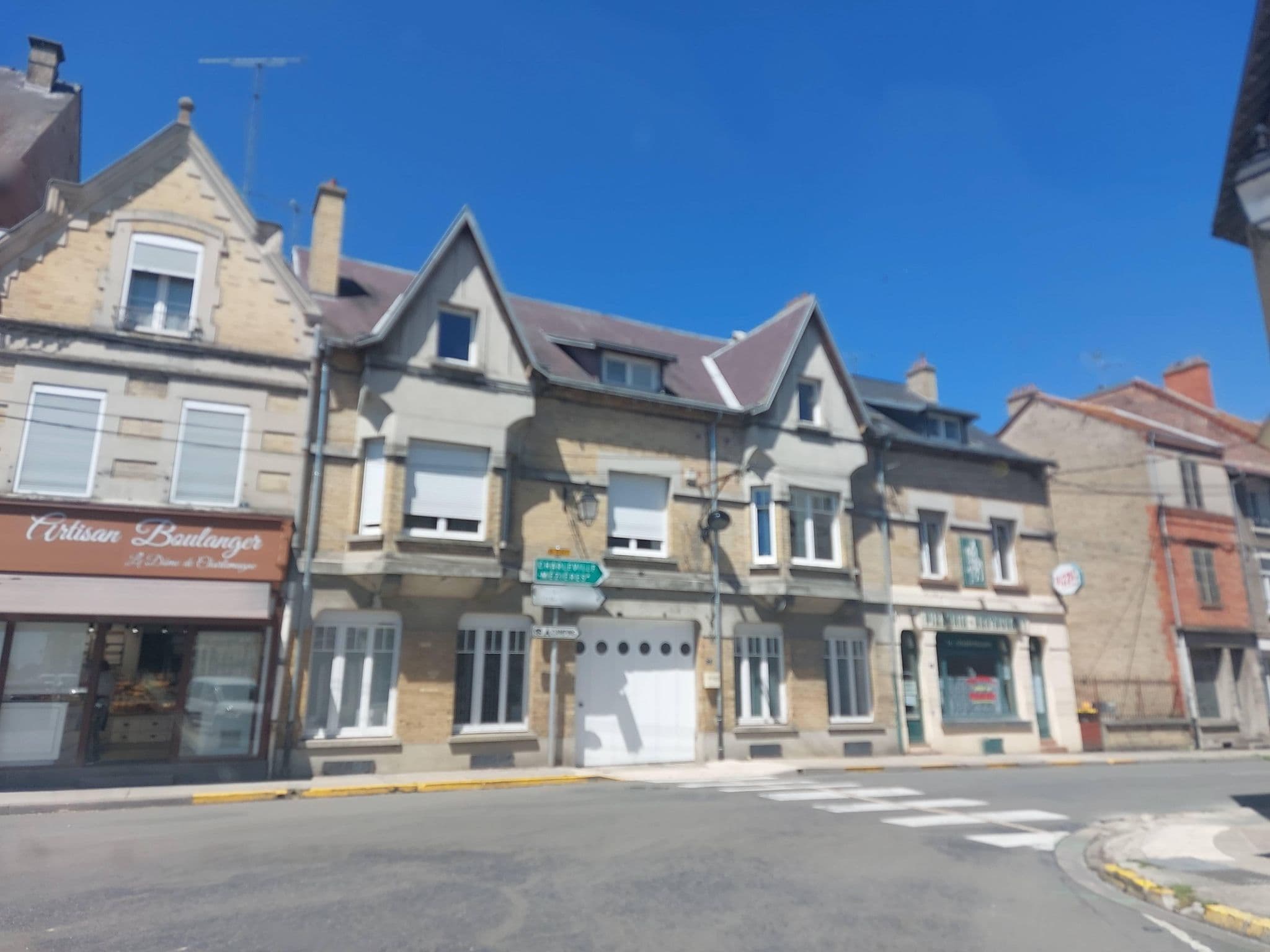 Street view near Hôtel de France, Attigny — © 5rmft (CC BY-SA · Mapillary)