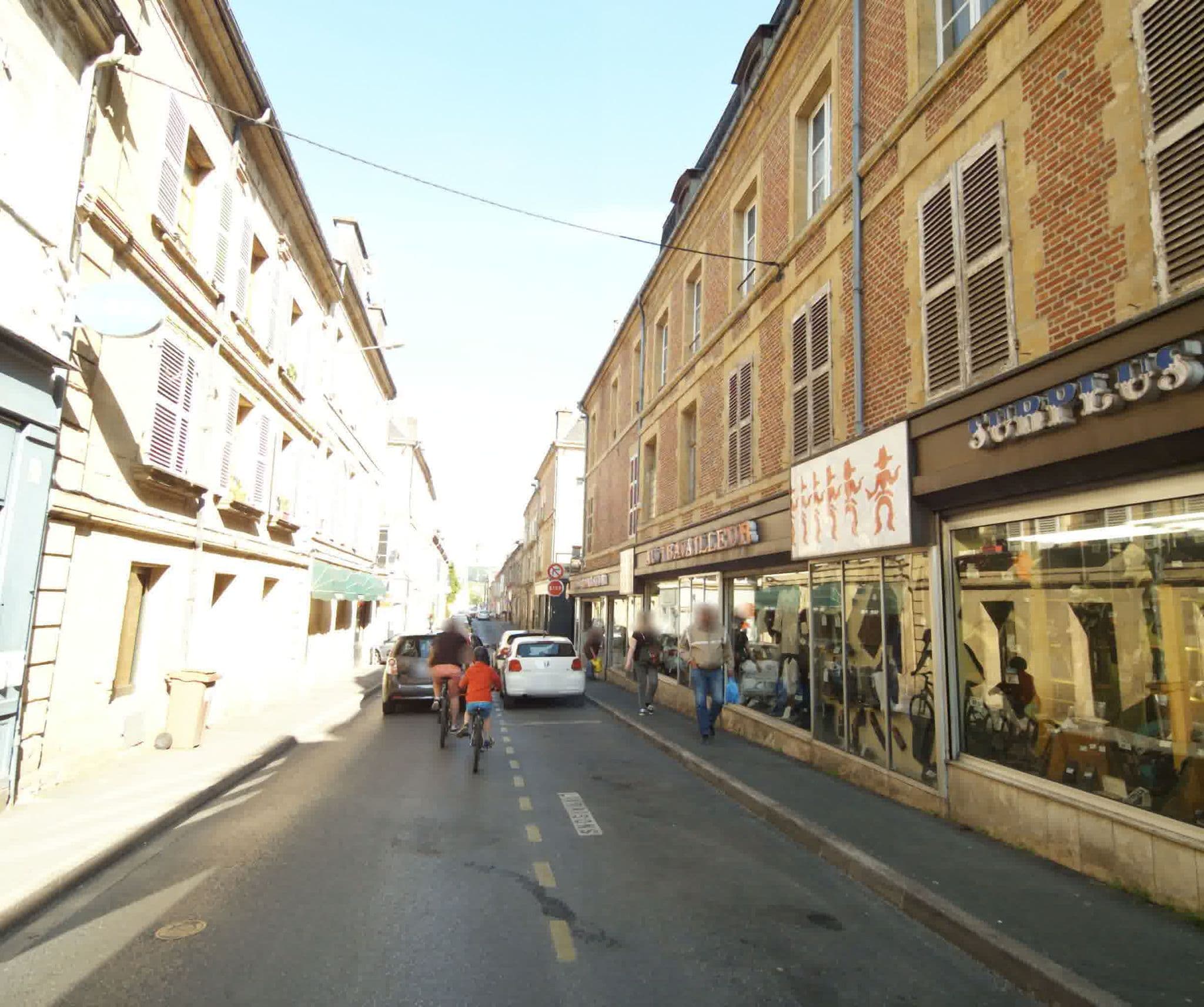 Street view near Côté chambres, Charleville-Mézières — © sogefi (CC BY-SA · Mapillary)