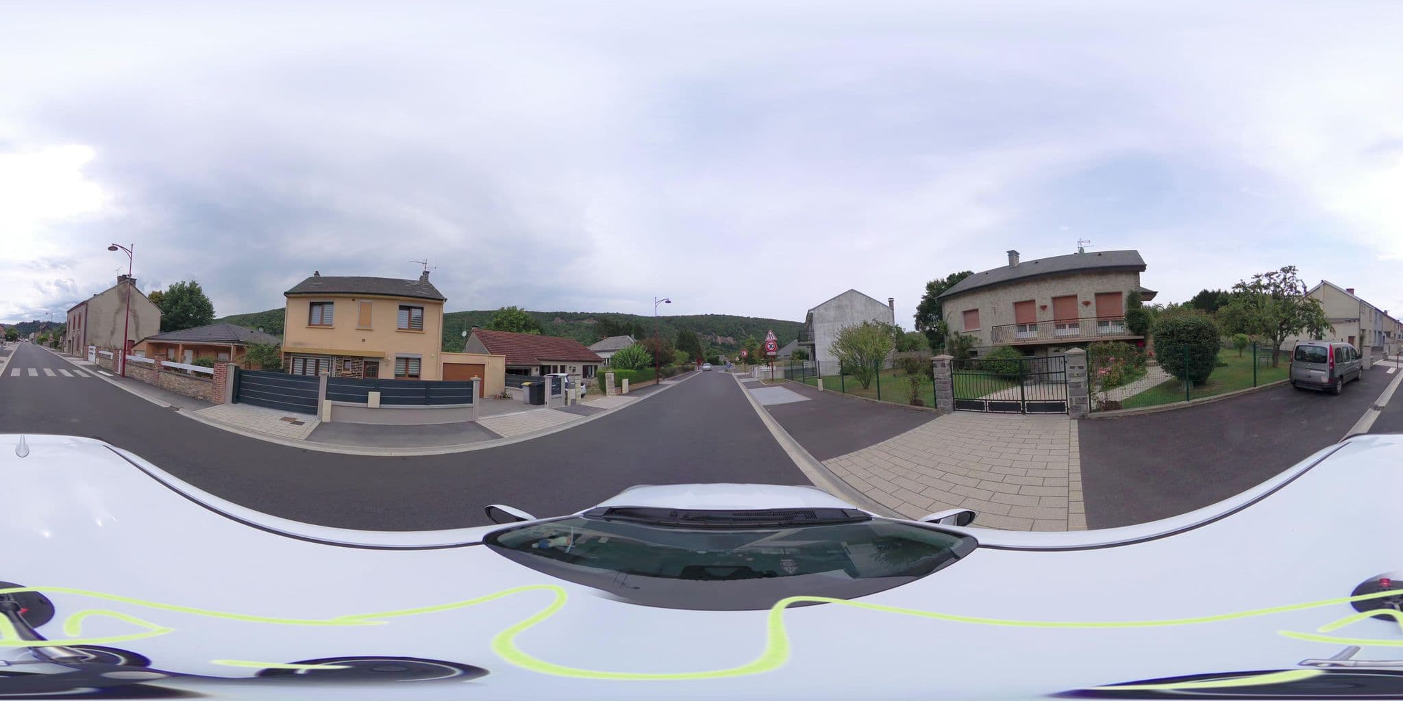 Street view near La Roche Noire, Haybes — © atchisson (CC BY-SA · Mapillary)