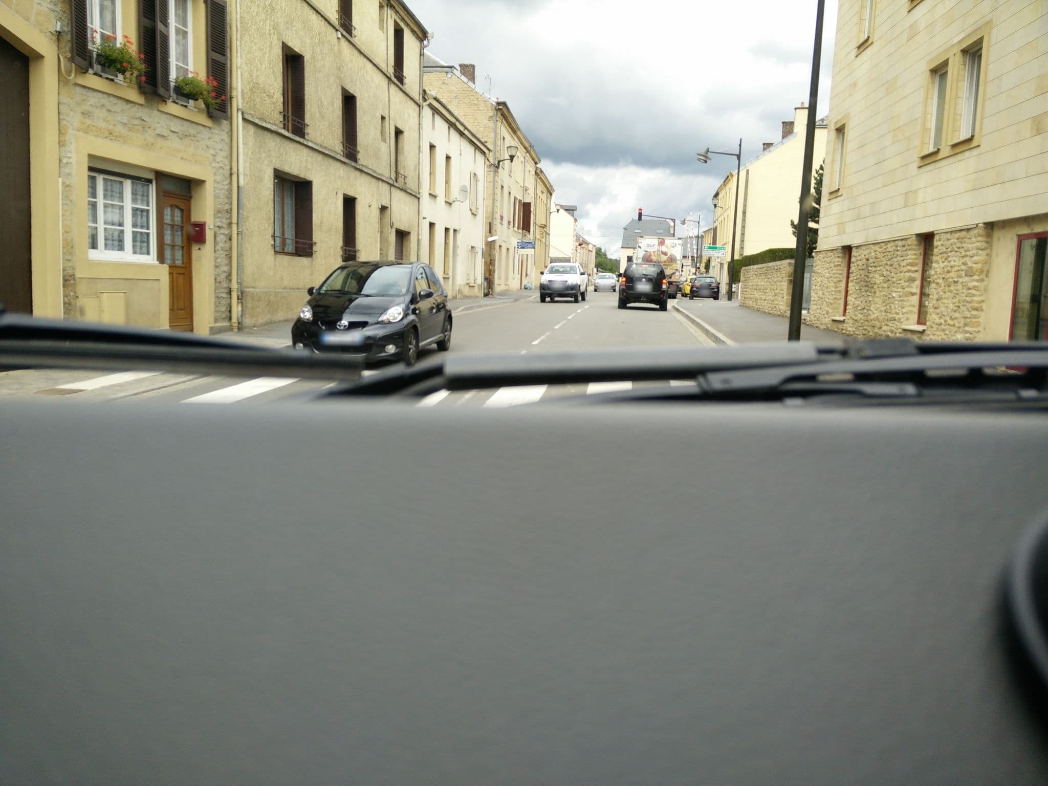 Street view near The Originals City, Douzy — © bernardvoyageur (CC BY-SA · Mapillary)