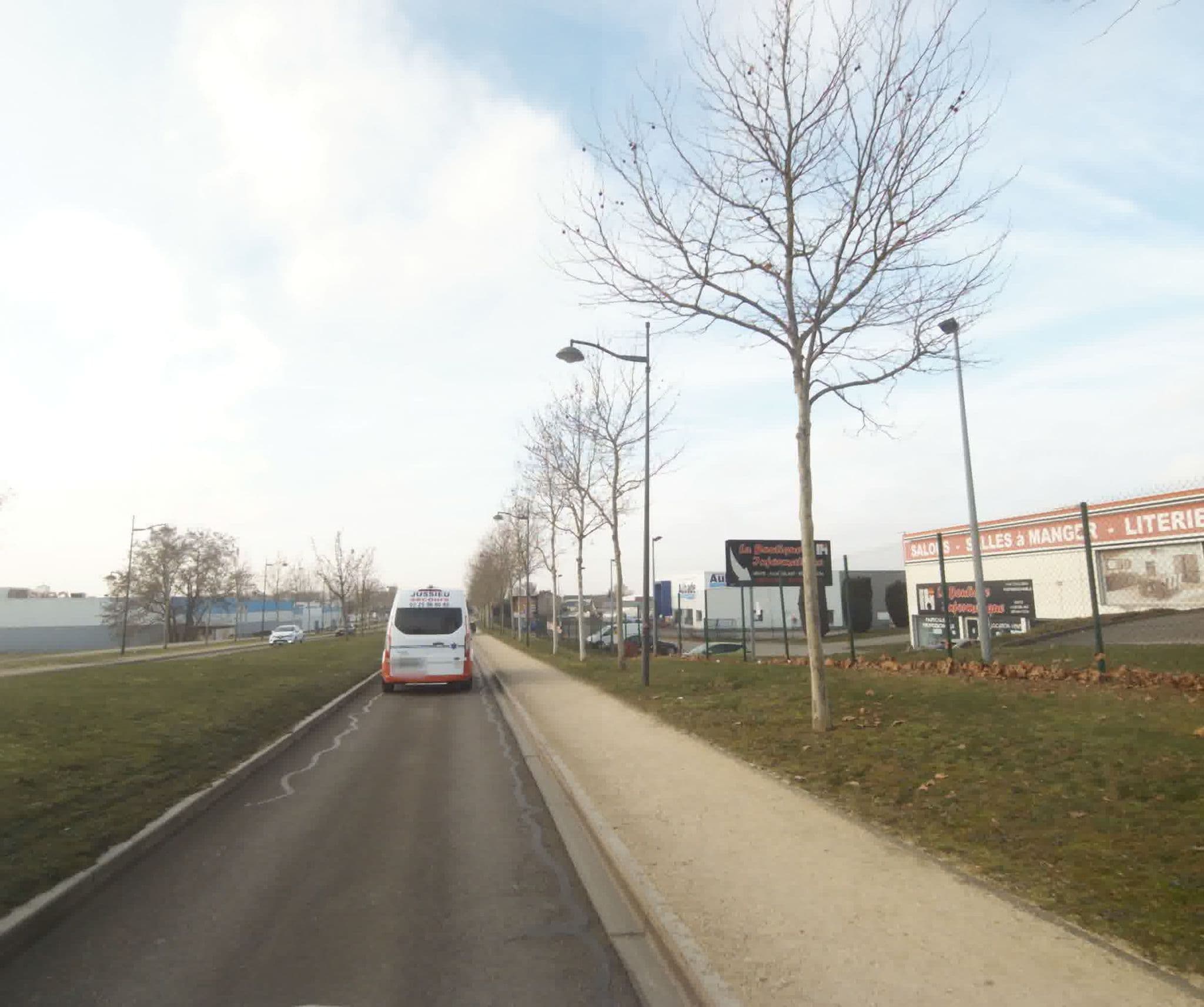 Street view near Hôtel Formule 1, Bettancourt-la-Ferrée — © sogefi (CC BY-SA · Mapillary)