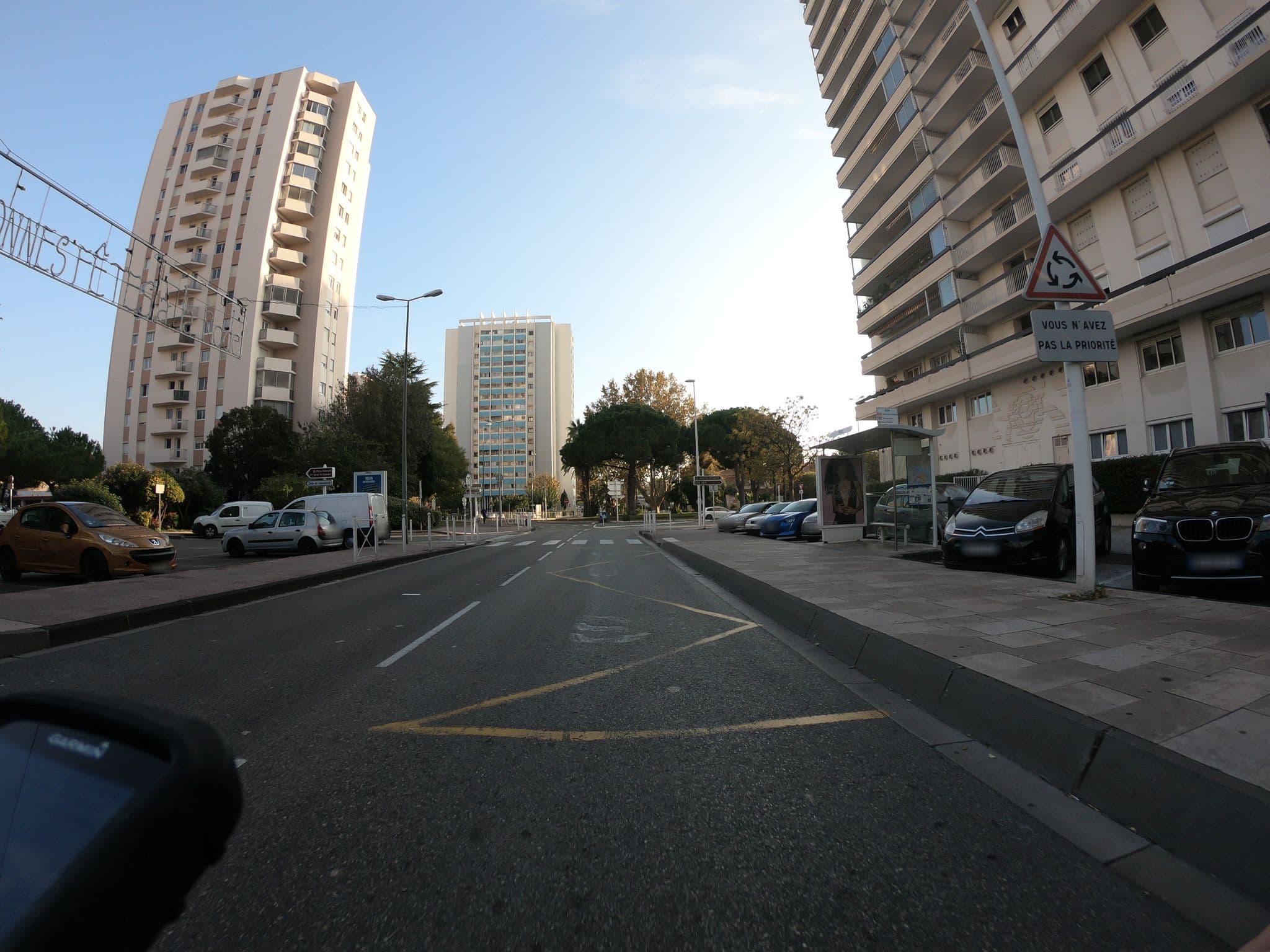 Street view near Résidence les Ibis Location entre mer et montagne, Toulon — © htonchia (CC BY-SA · Mapillary)