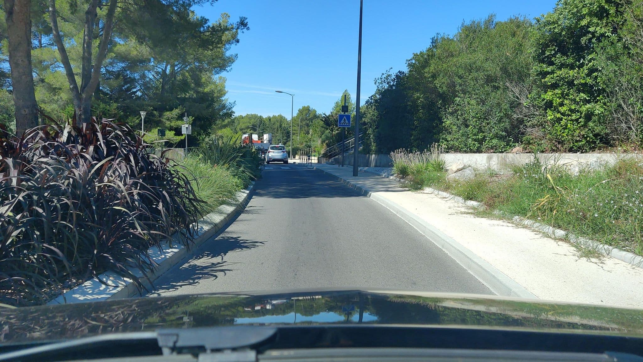 Street view near La Marina, Bandol — © MatthieuF4FNE (CC BY-SA · Mapillary)